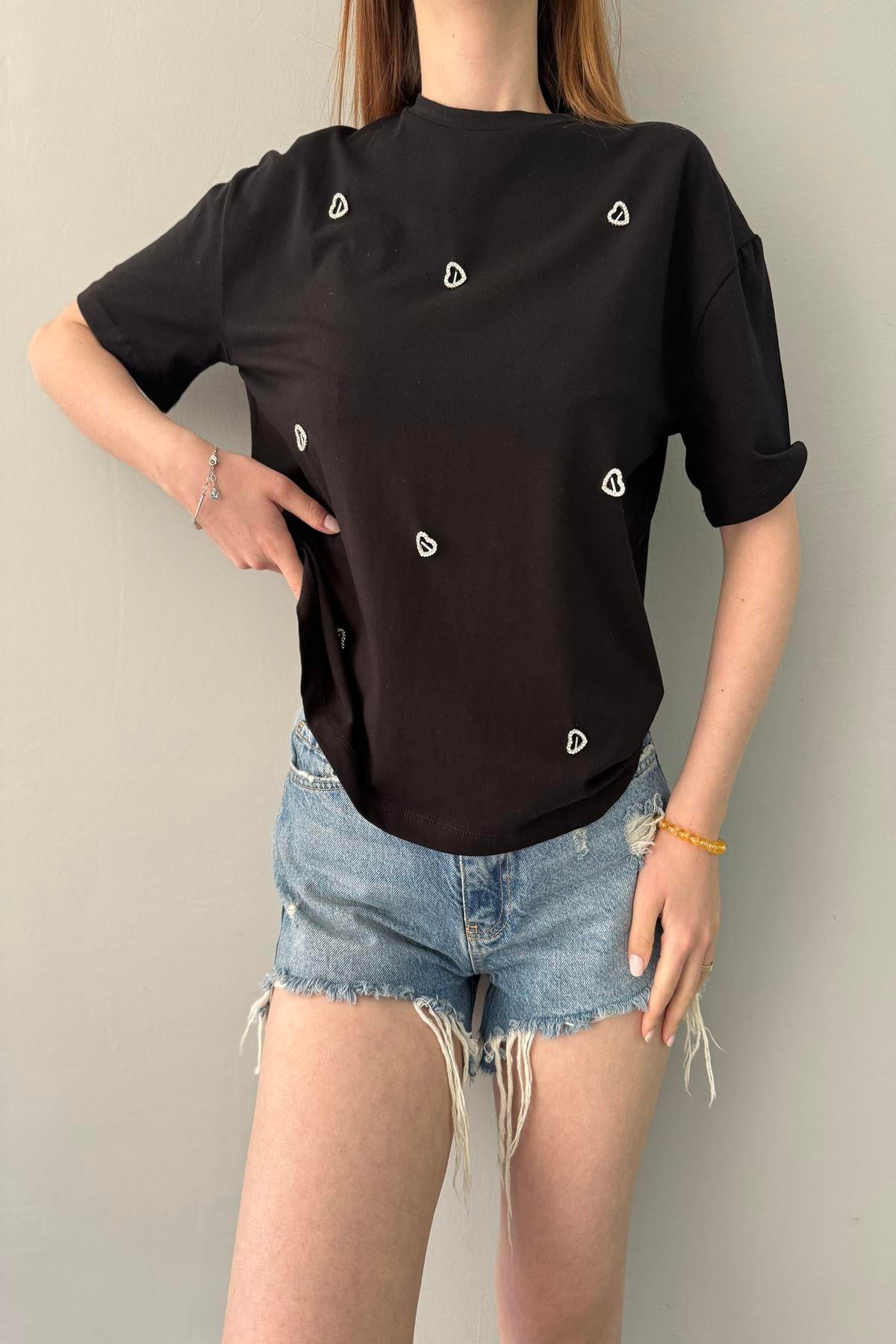 KALPLİ TAŞ DETAY TSHIRT