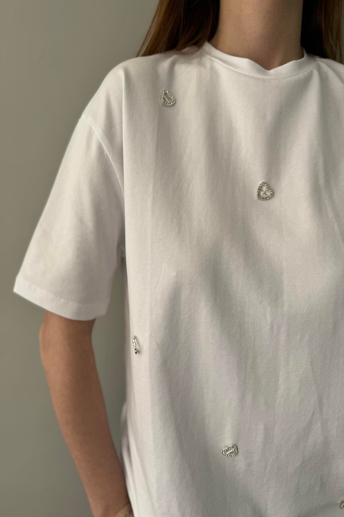 KALPLİ TAŞ DETAY TSHIRT