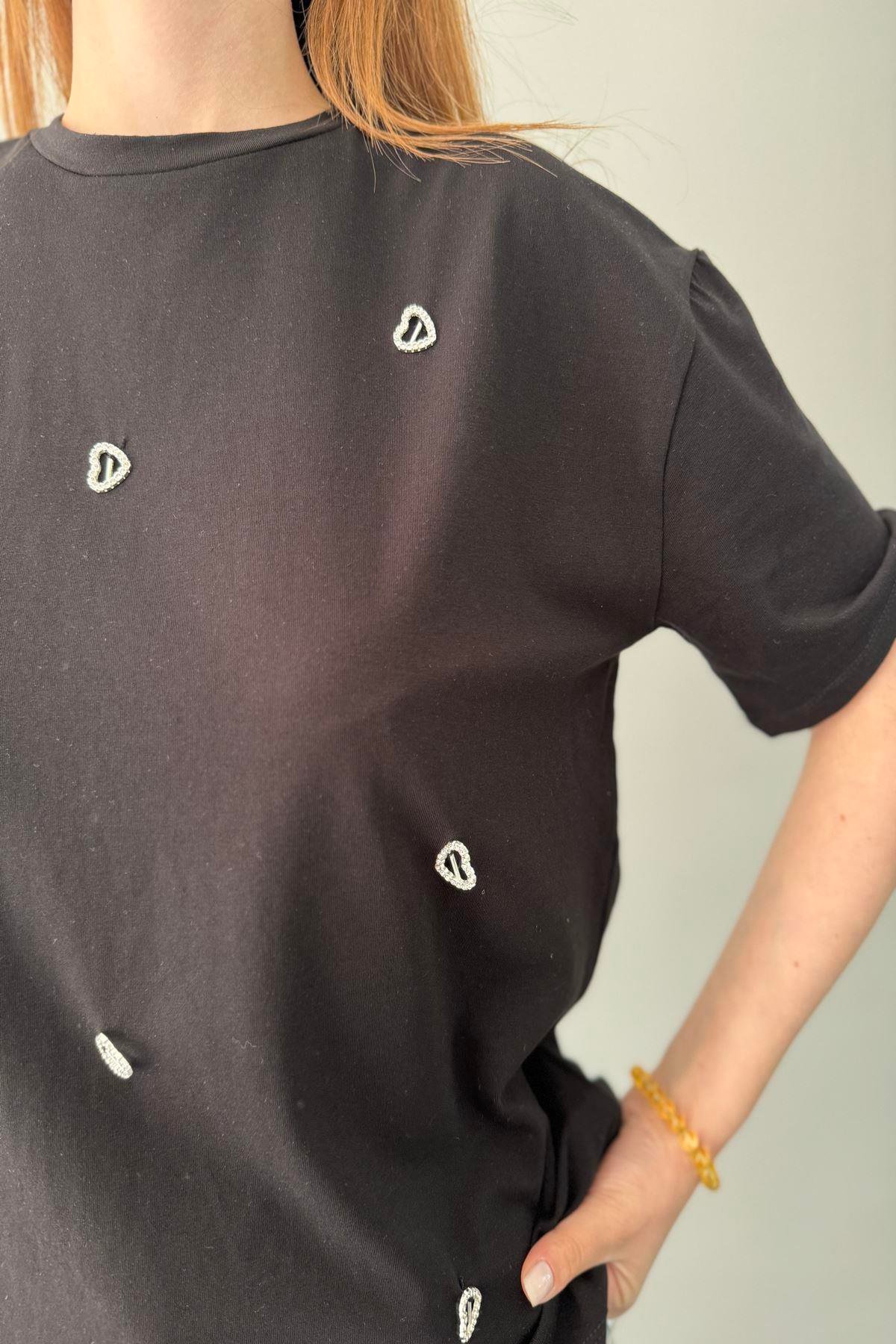KALPLİ TAŞ DETAY TSHIRT