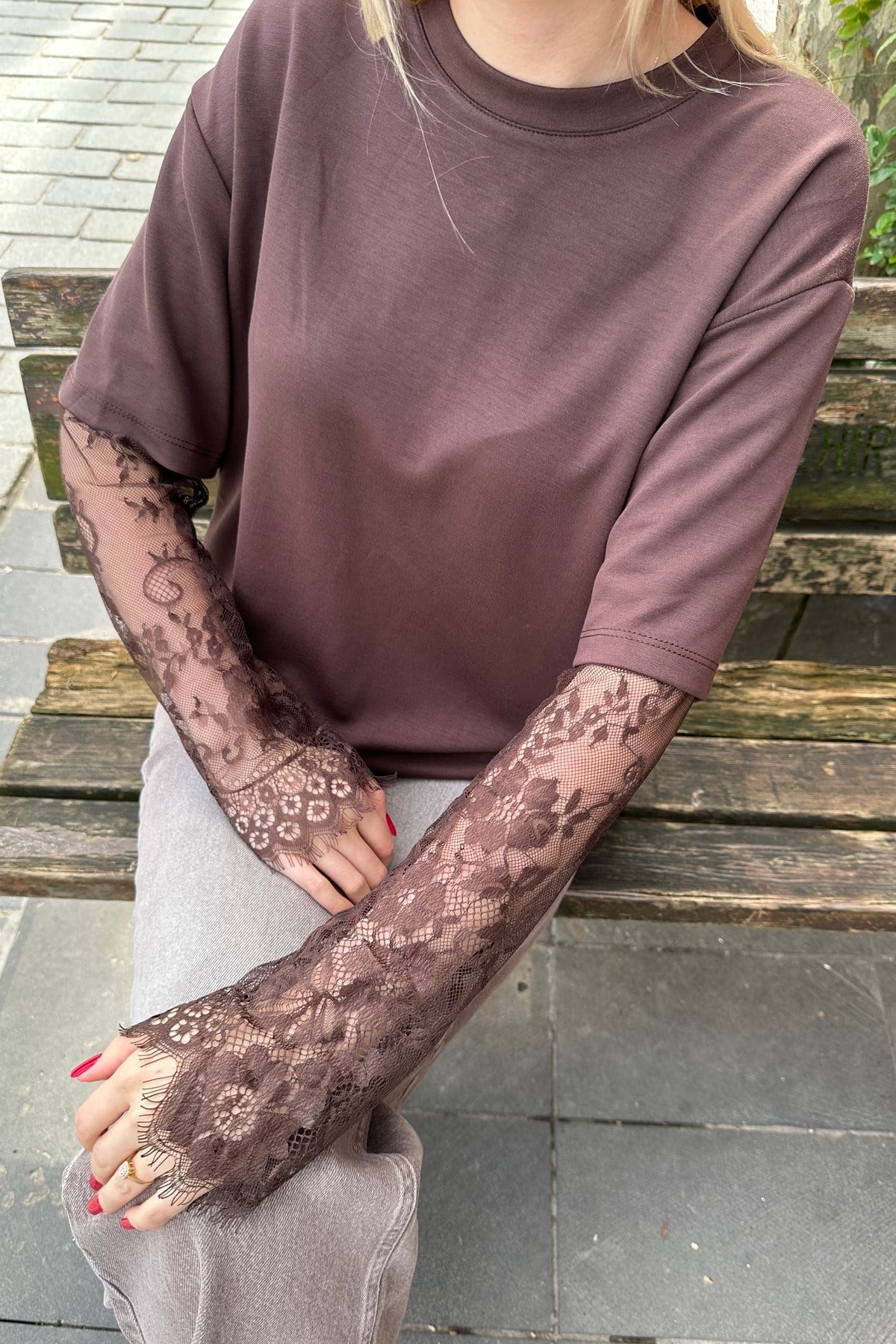 KOLLARI DANTEL DETAY MODAL TSHIRT