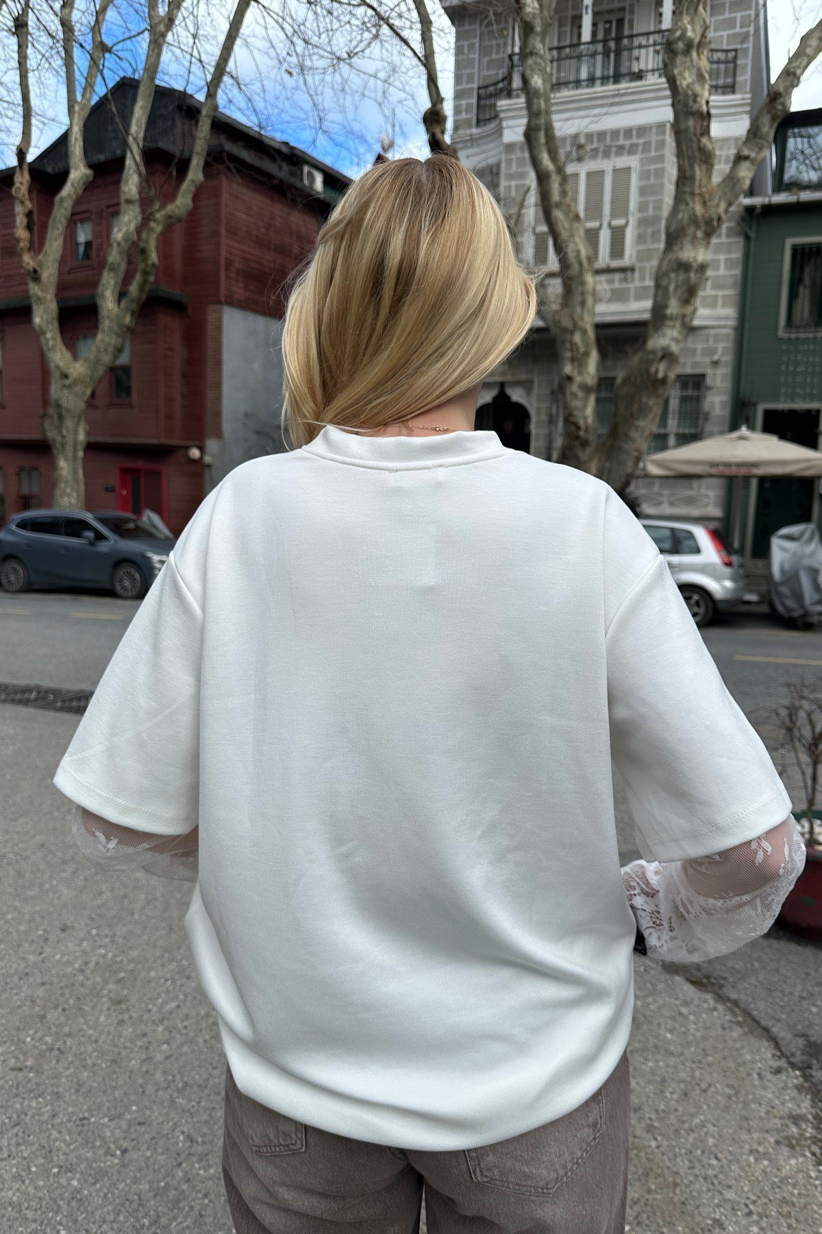 KOLLARI DANTEL DETAY MODAL TSHIRT
