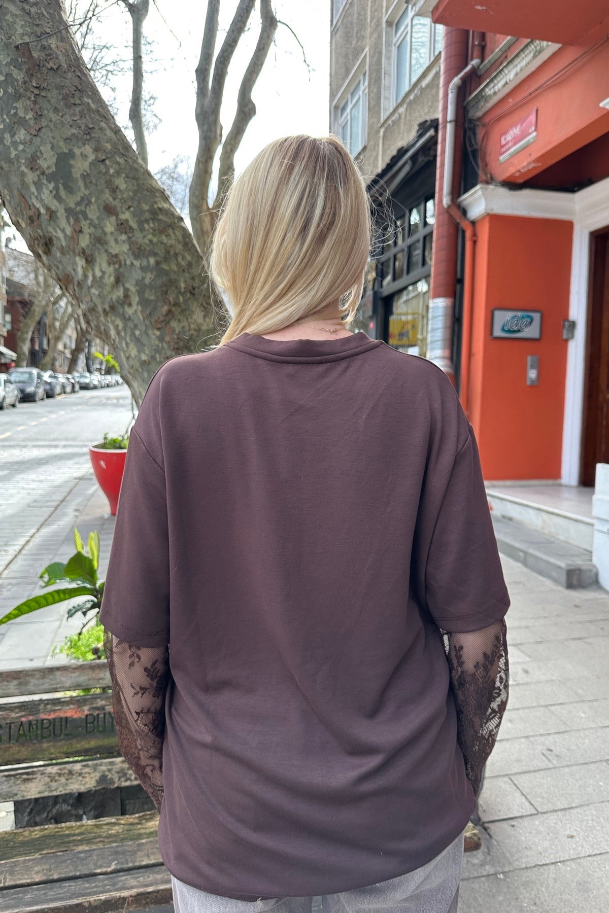 KOLLARI DANTEL DETAY MODAL TSHIRT