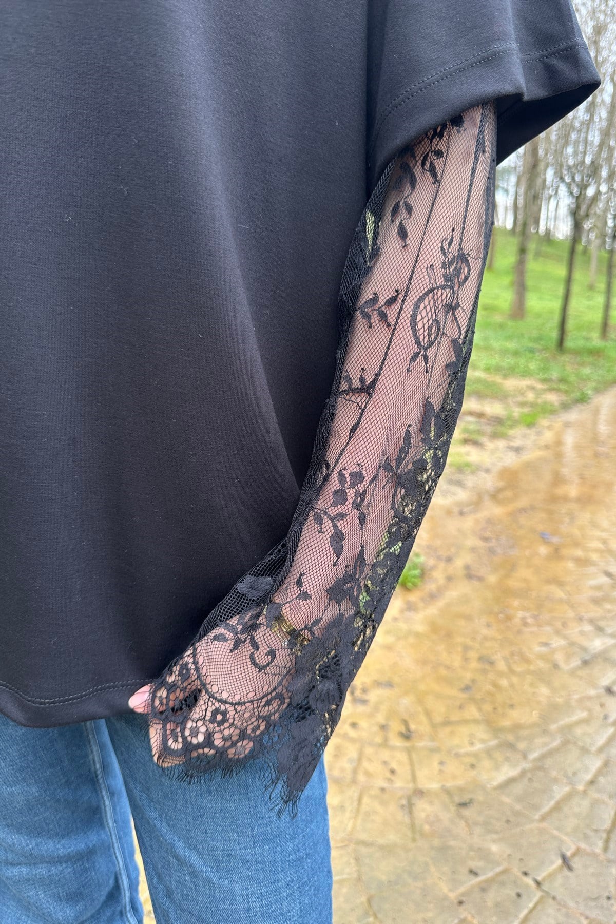 KOLLARI DANTEL DETAY MODAL TSHIRT
