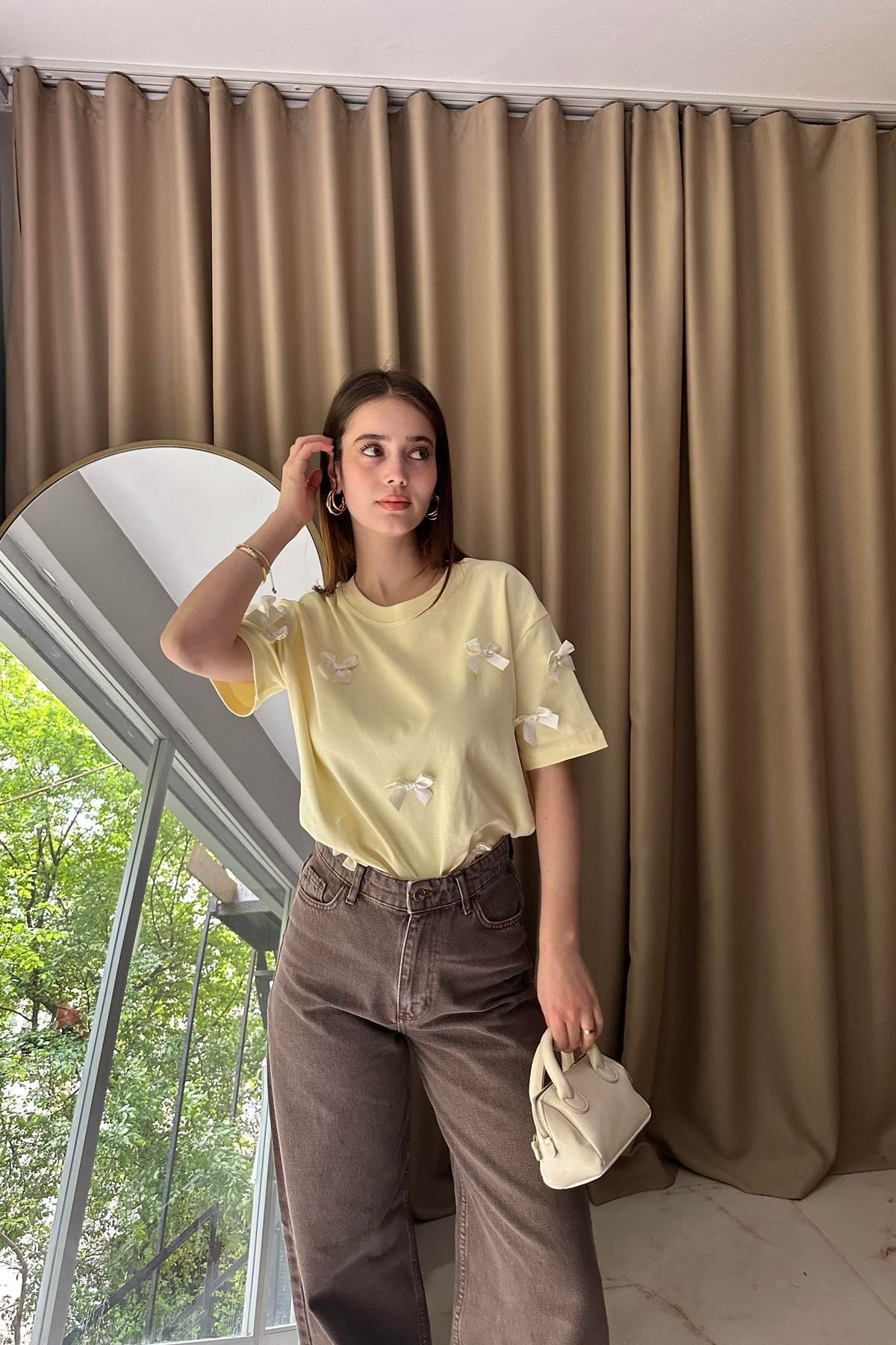 KURDELA DETAYLI TSHIRT
