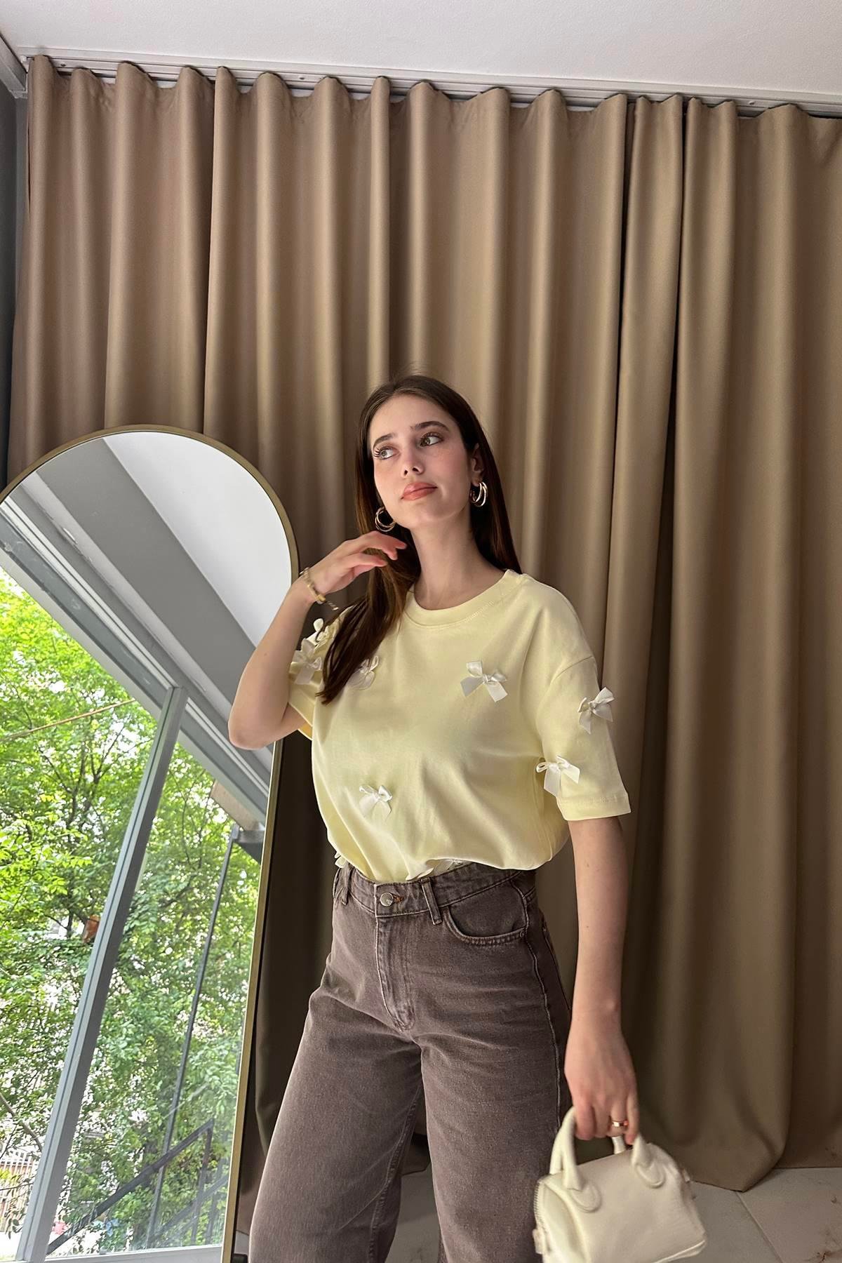 KURDELA DETAYLI TSHIRT
