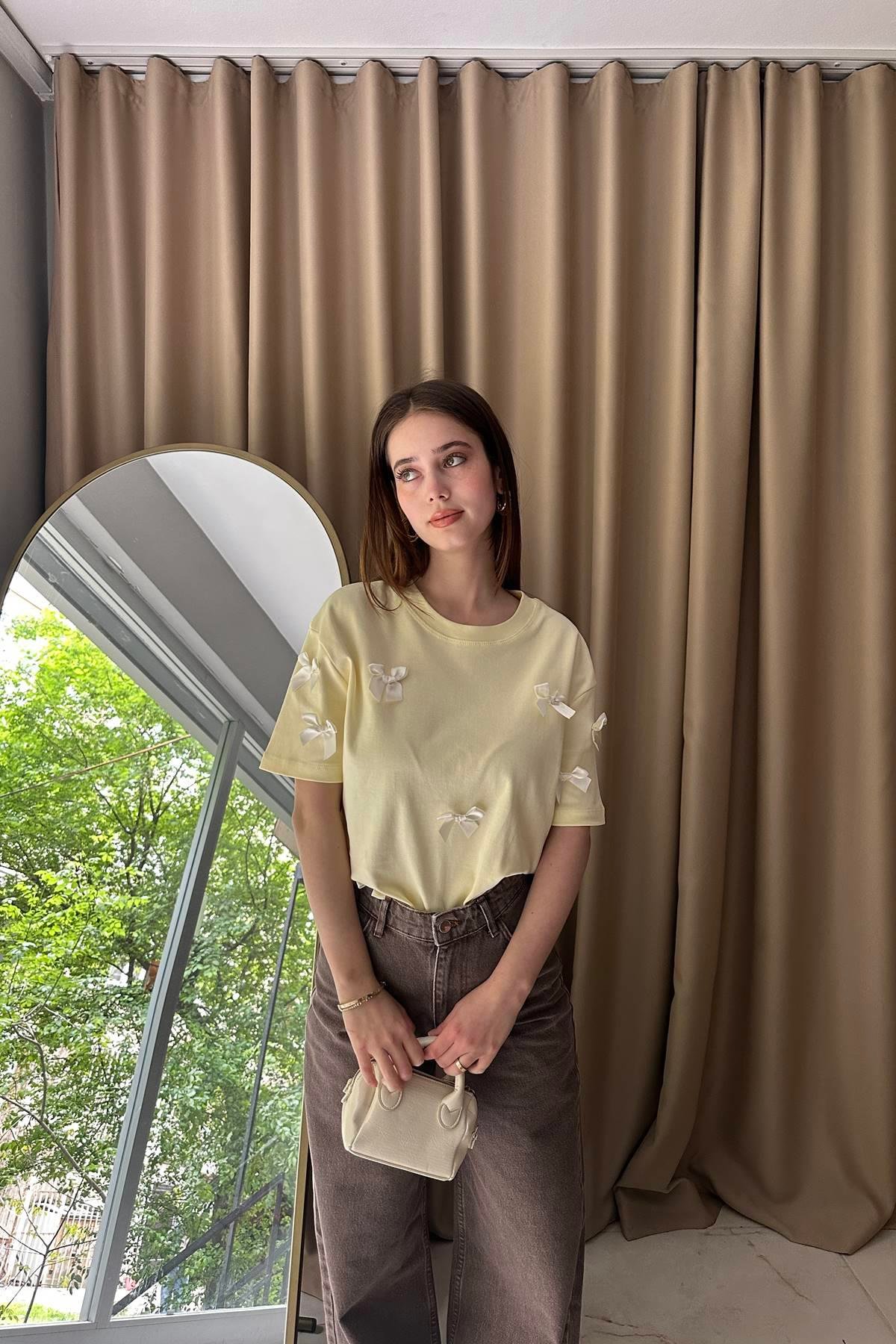 KURDELA DETAYLI TSHIRT