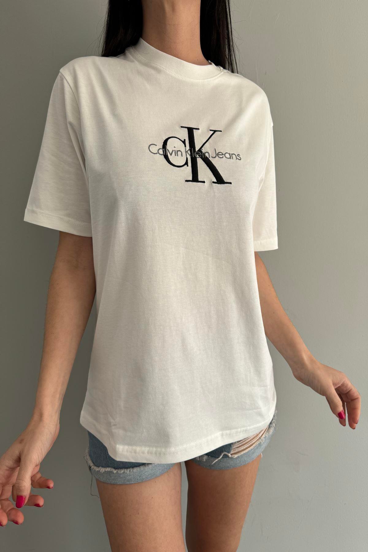 NAKIŞ DETAY TSHIRT