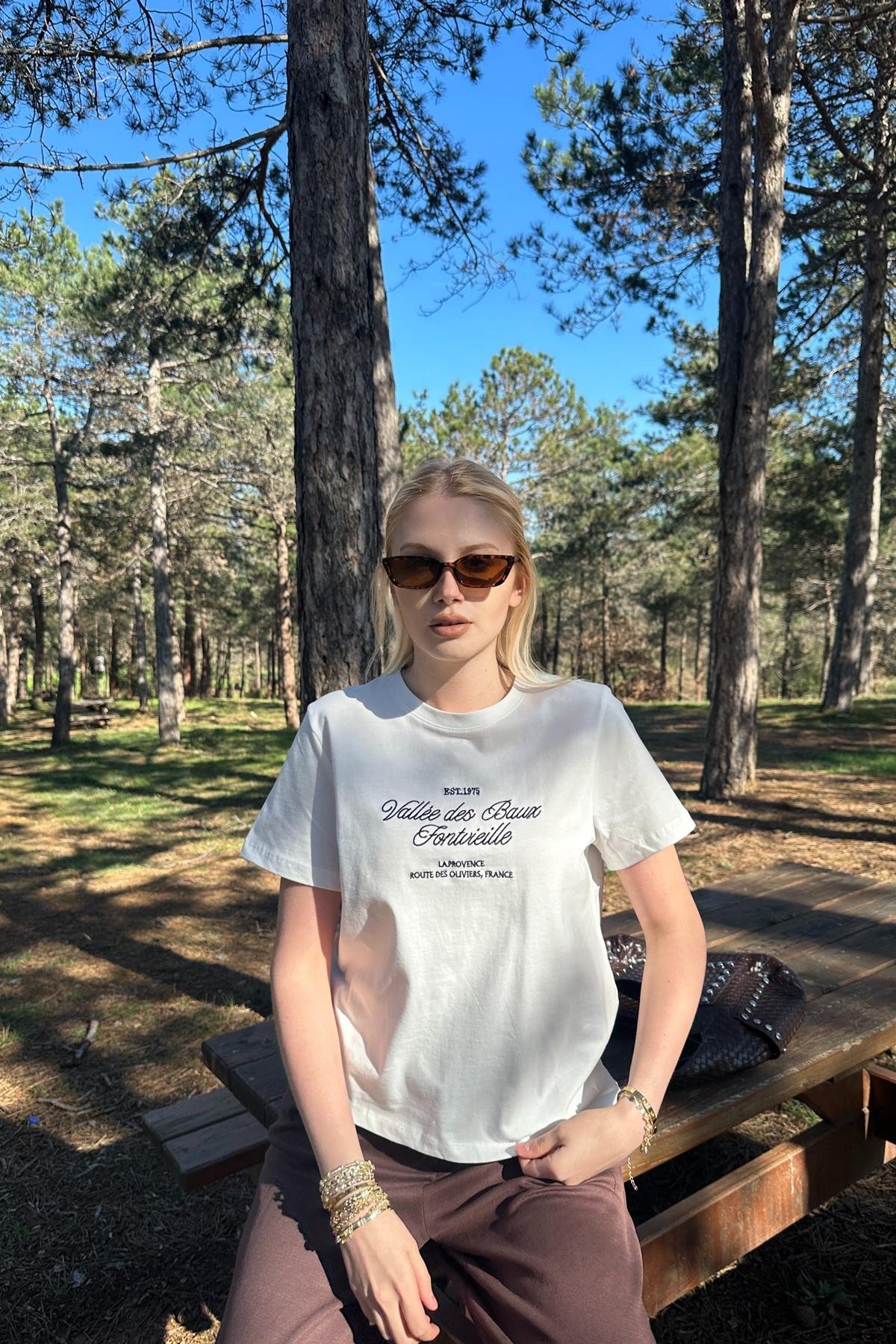 NAKIŞ DETAY TSHIRT