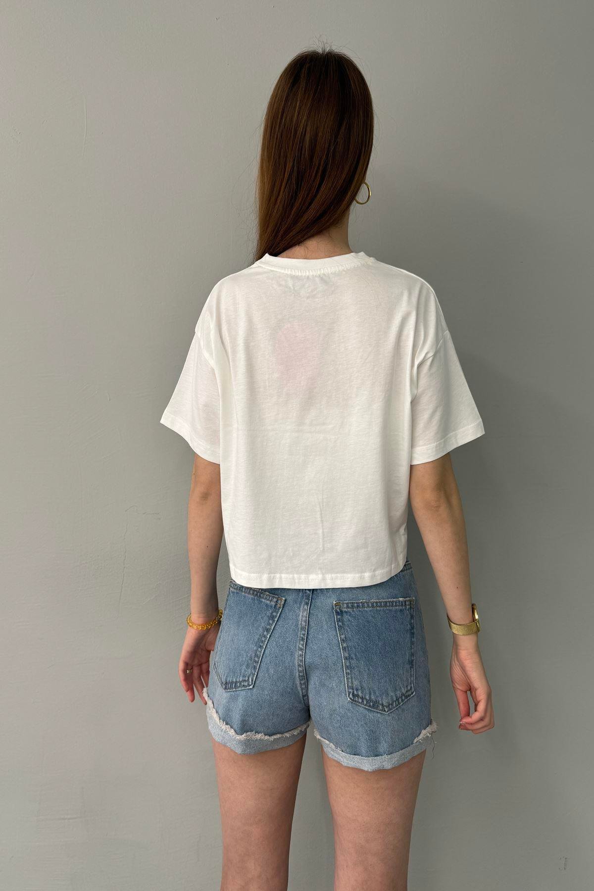 NAKIŞ DETAYLI TSHIRT