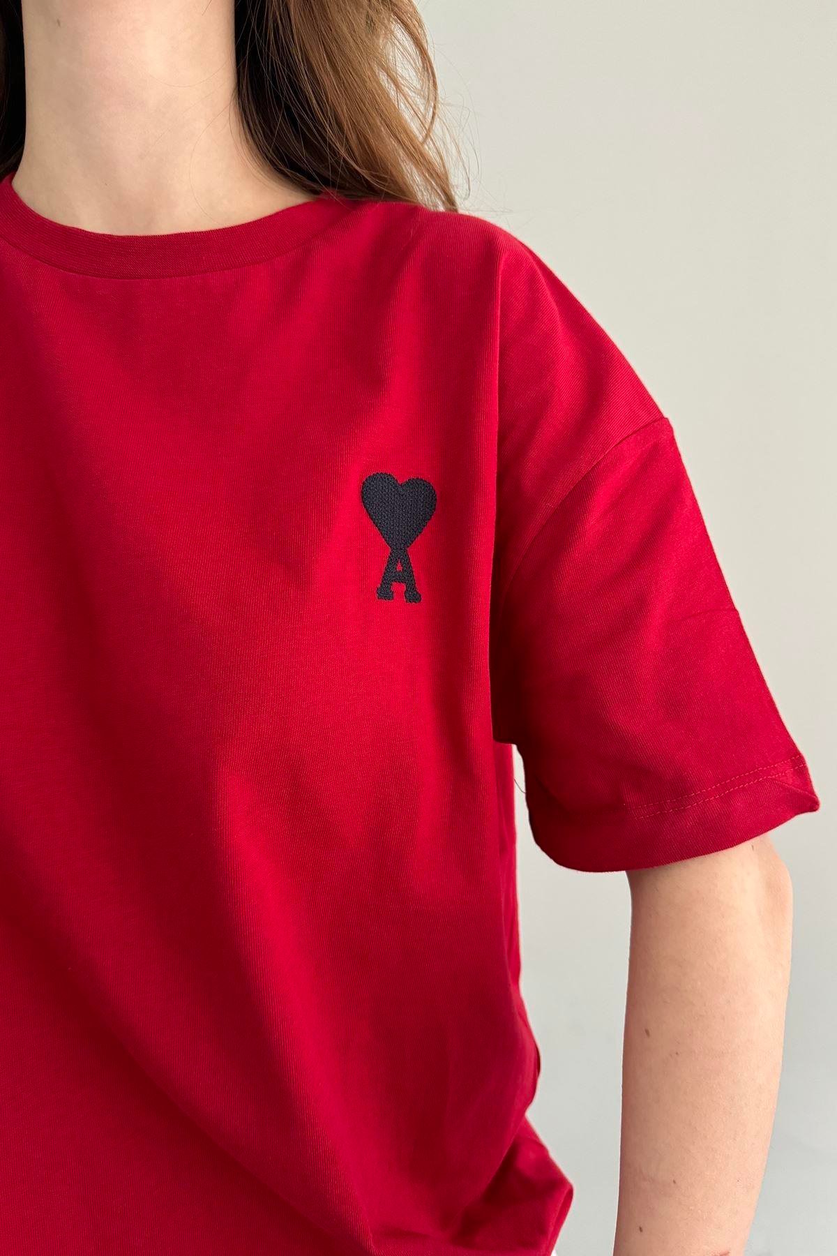 NAKIŞ DETAYLI TSHIRT