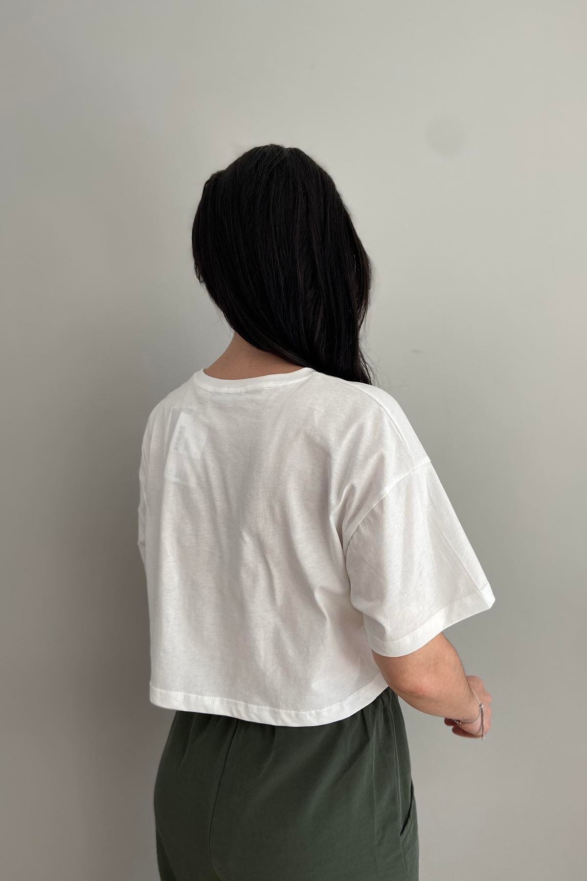 NAKIŞ DETAYLI TSHIRT