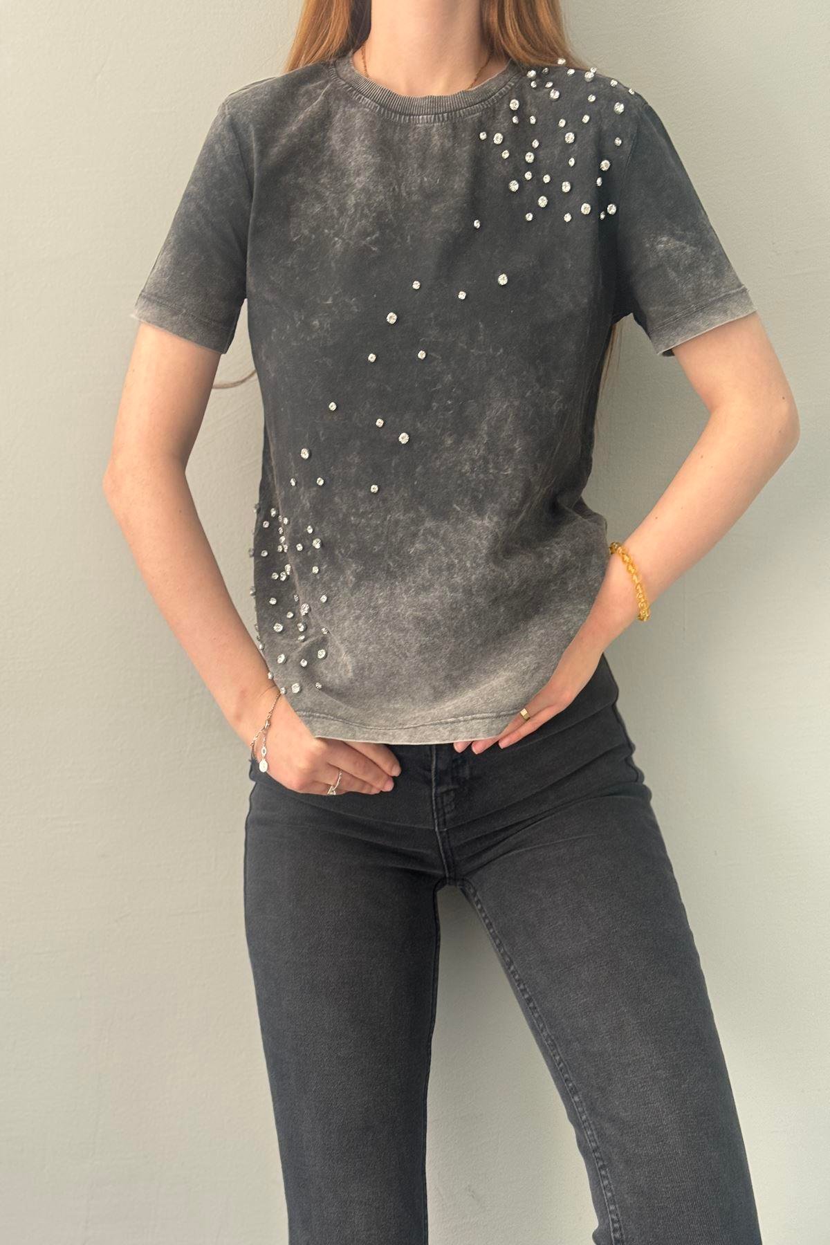 ÖNÜ PARLAK TAŞLI TSHIRT