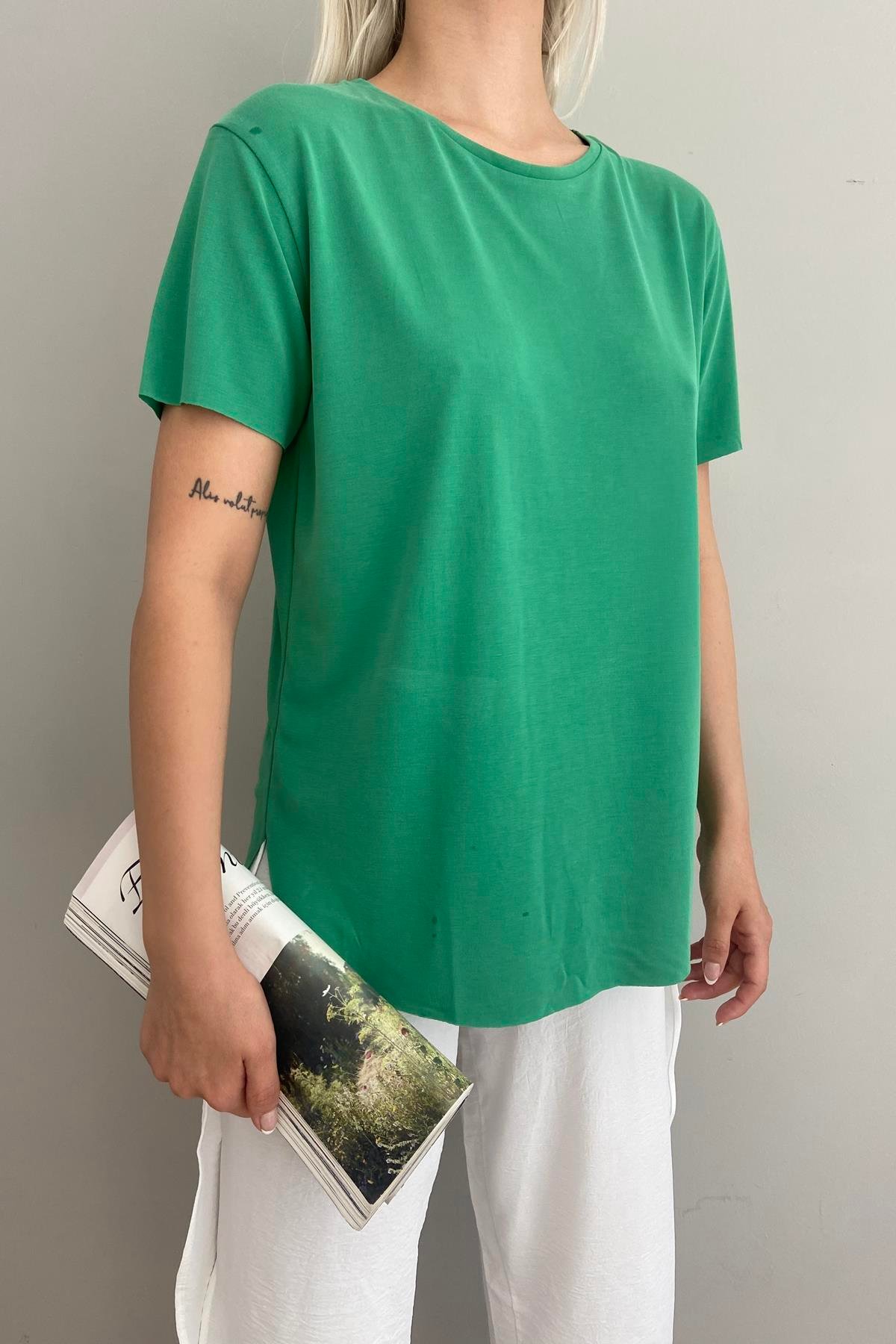 OYSHO BİSKLET YAKA TSHIRT