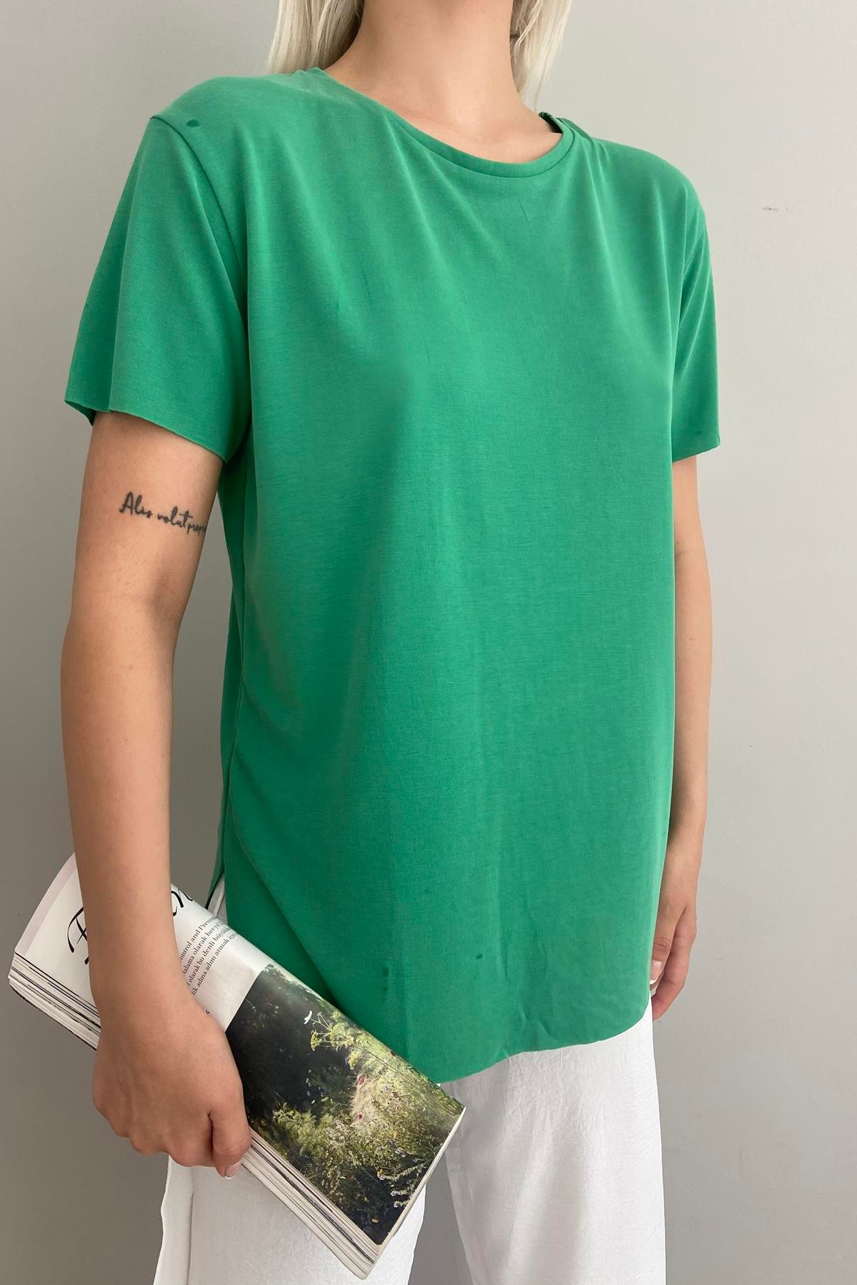 OYSHO BİSKLET YAKA TSHIRT