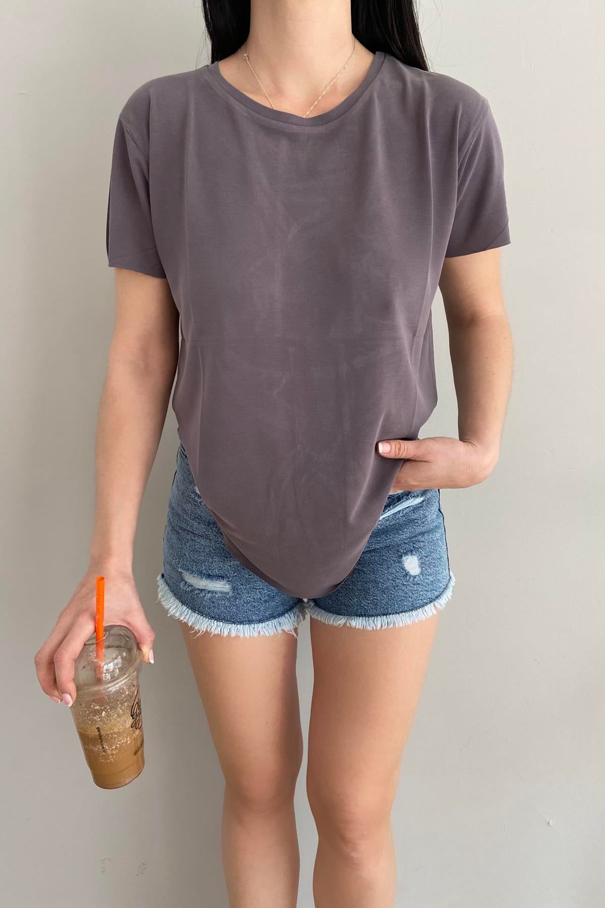 OYSHO MODEL TSHIRT