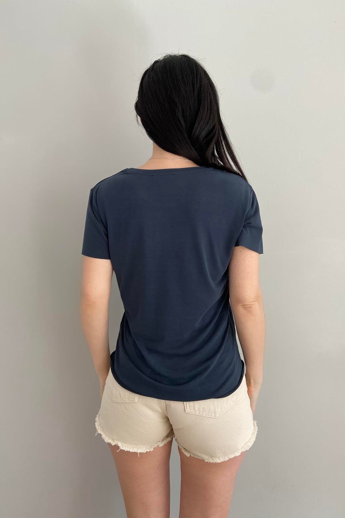 OYSHO MODEL TSHIRT
