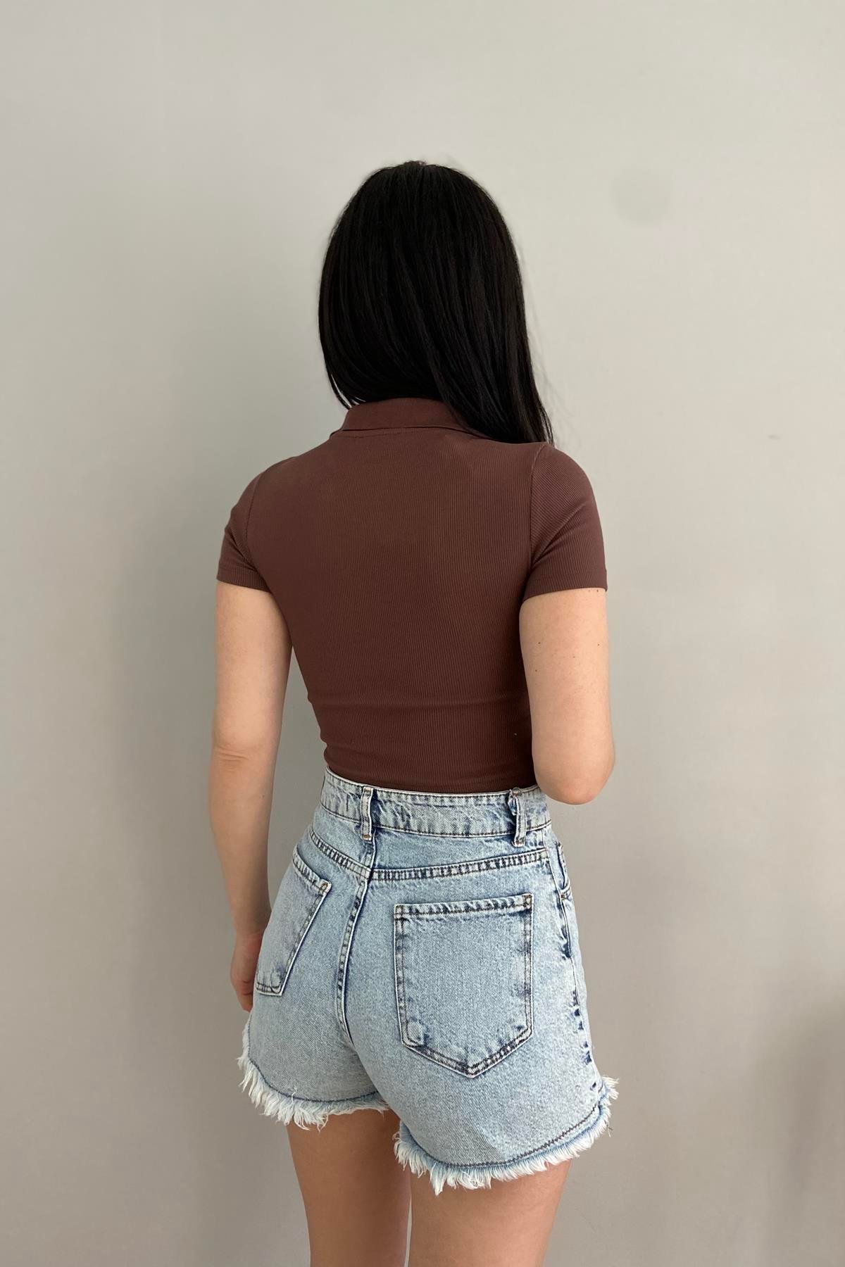 POLO YAKA CROP TSHIRT