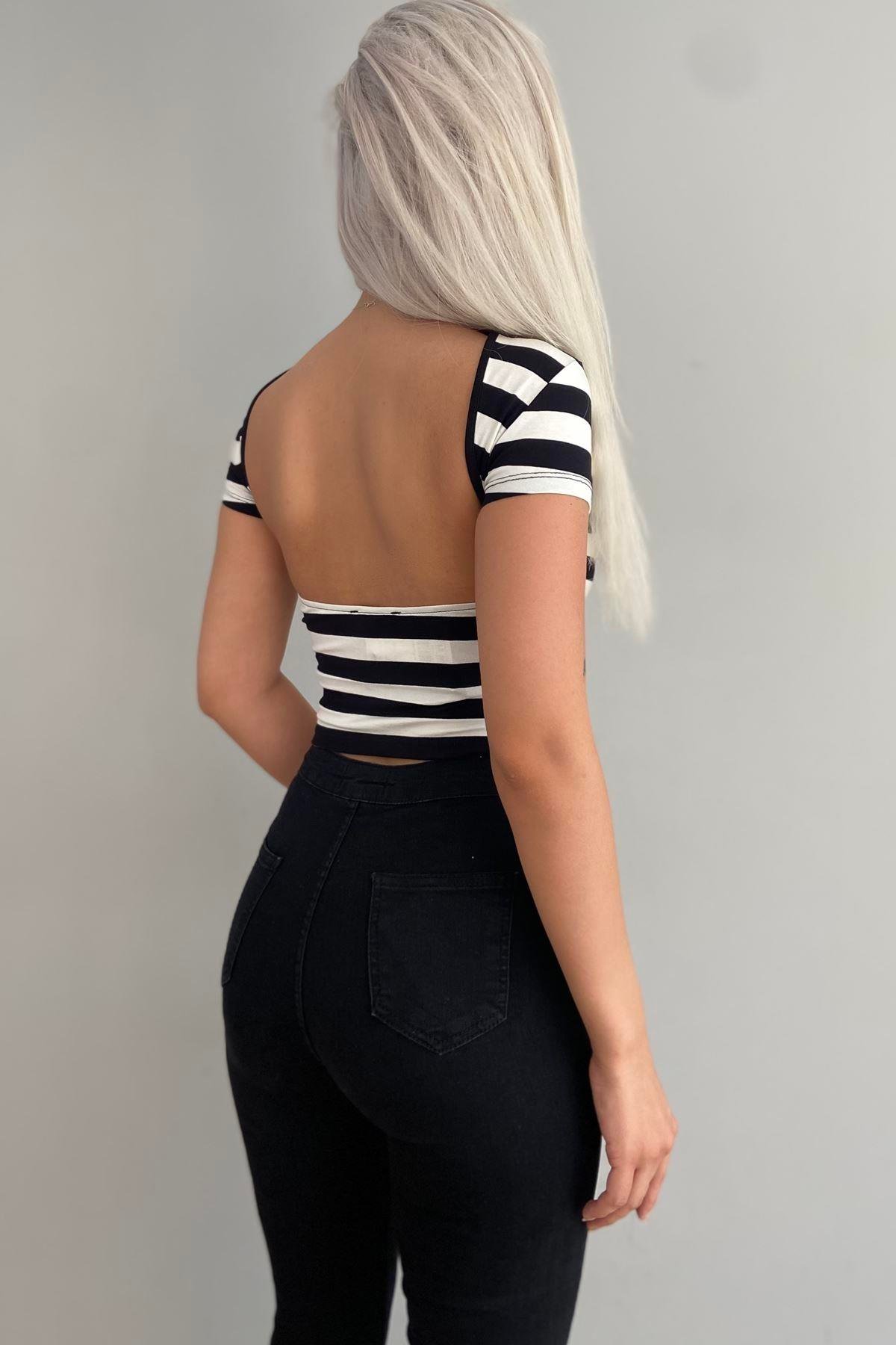 SIRT DETAY ÇİZGİLİ TSHIRT