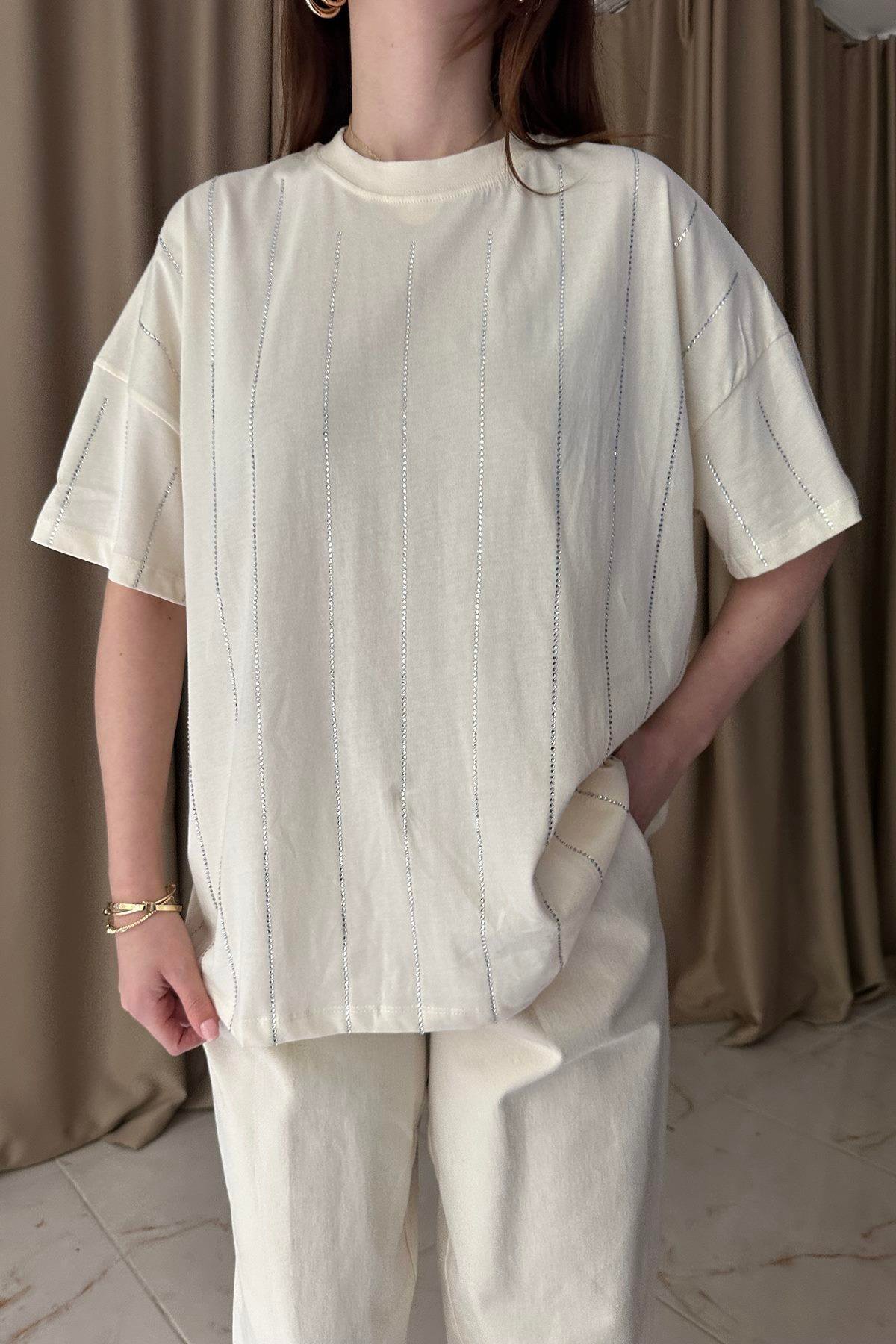 TAŞ DETAYLI TSHIRT