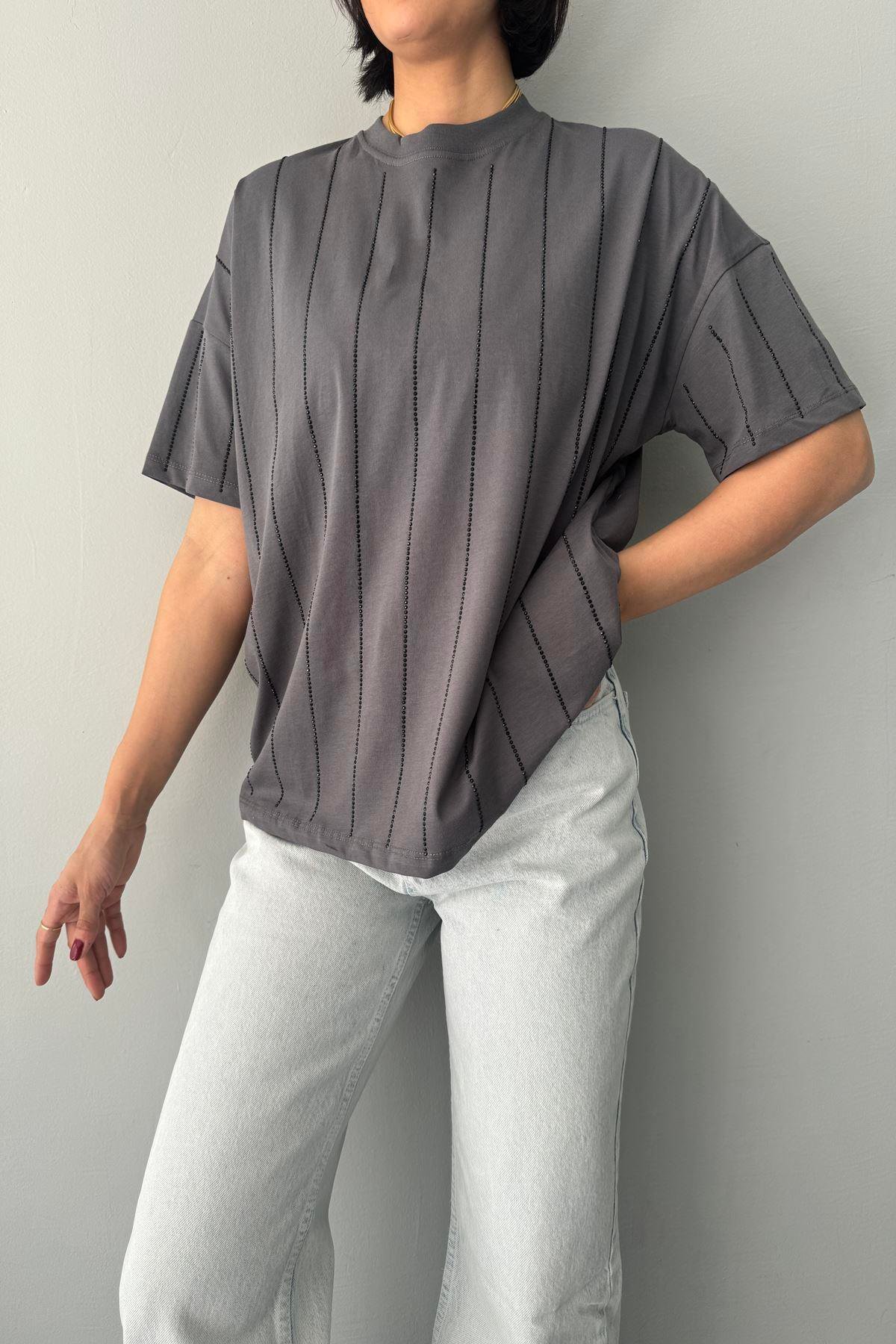 TAŞ DETAYLI TSHIRT