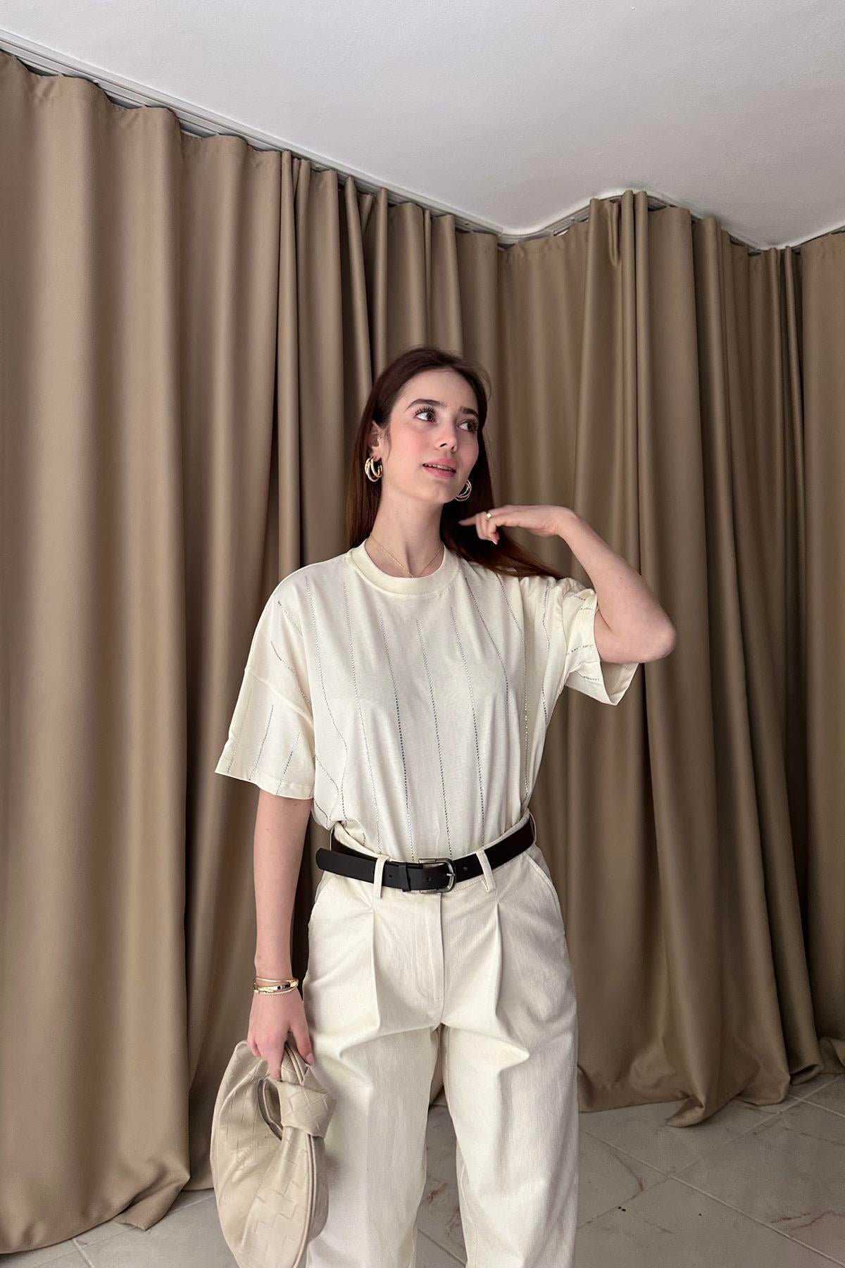 TAŞ DETAYLI TSHIRT