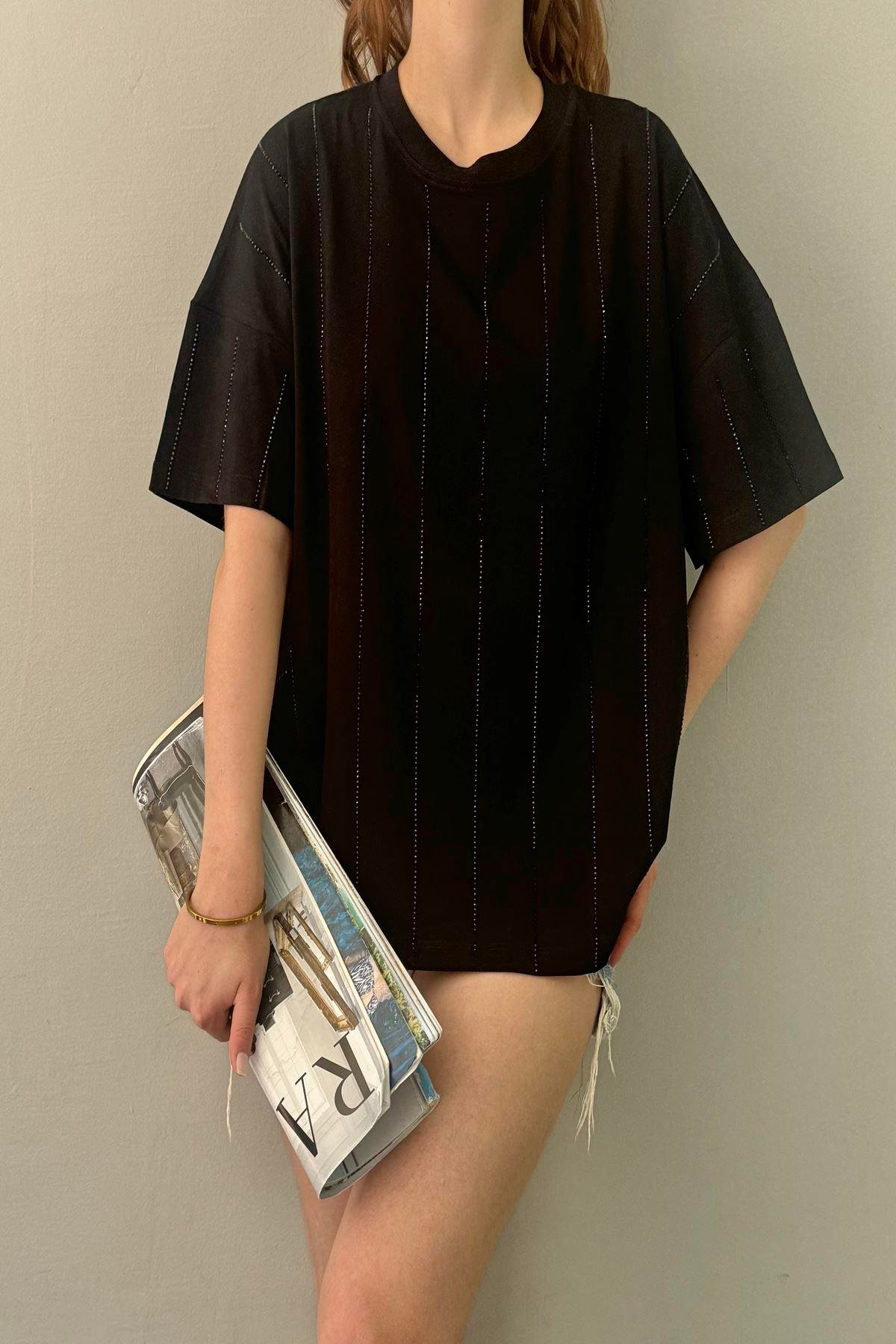 TAŞ DETAYLI TSHIRT