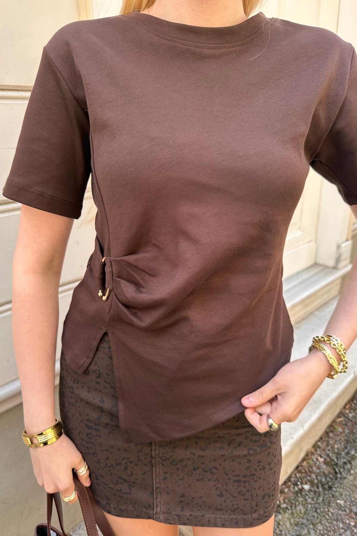 TOKA DETAYLI TSHIRT