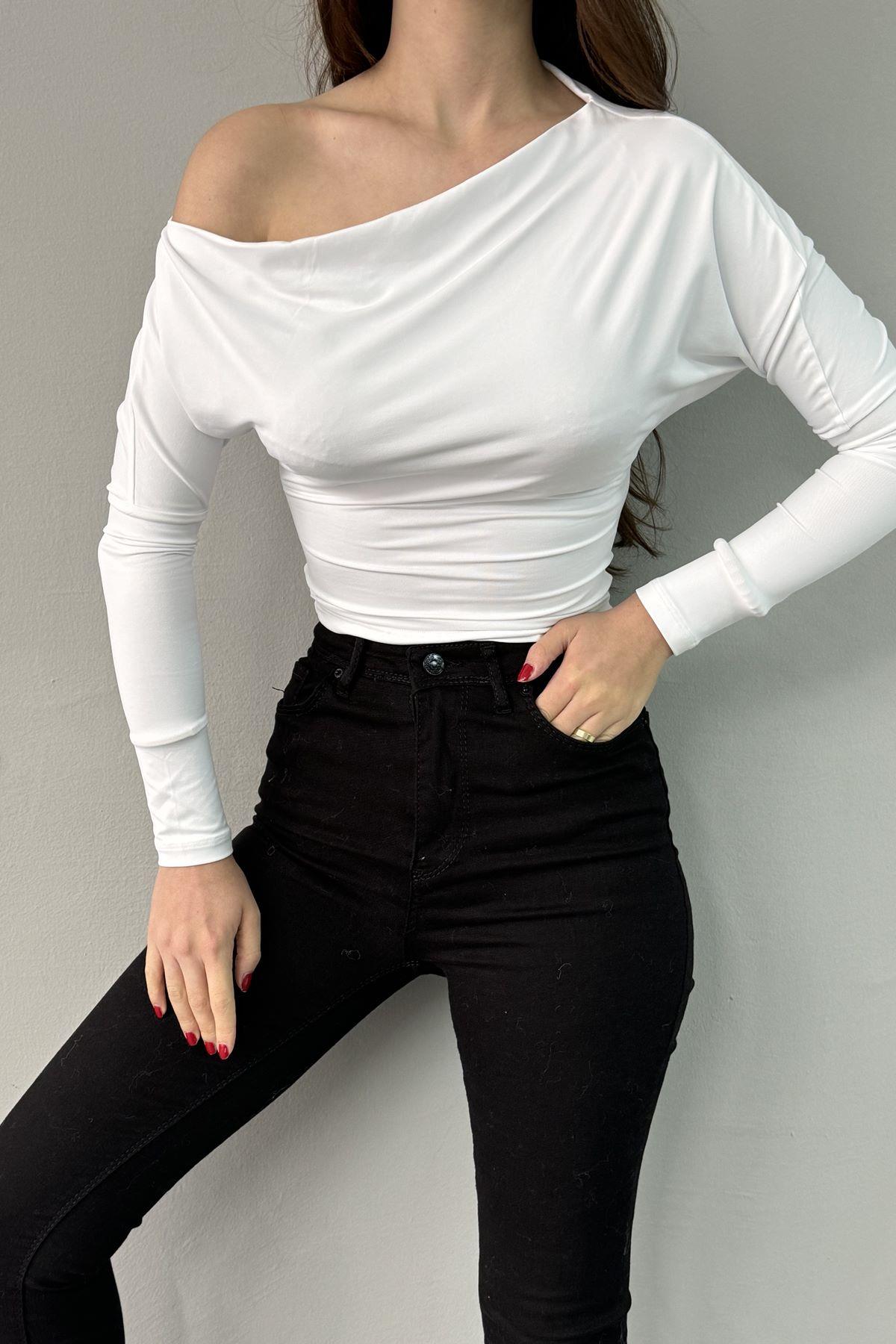 UZUN KOLLU ASİMETRİK TSHIRT