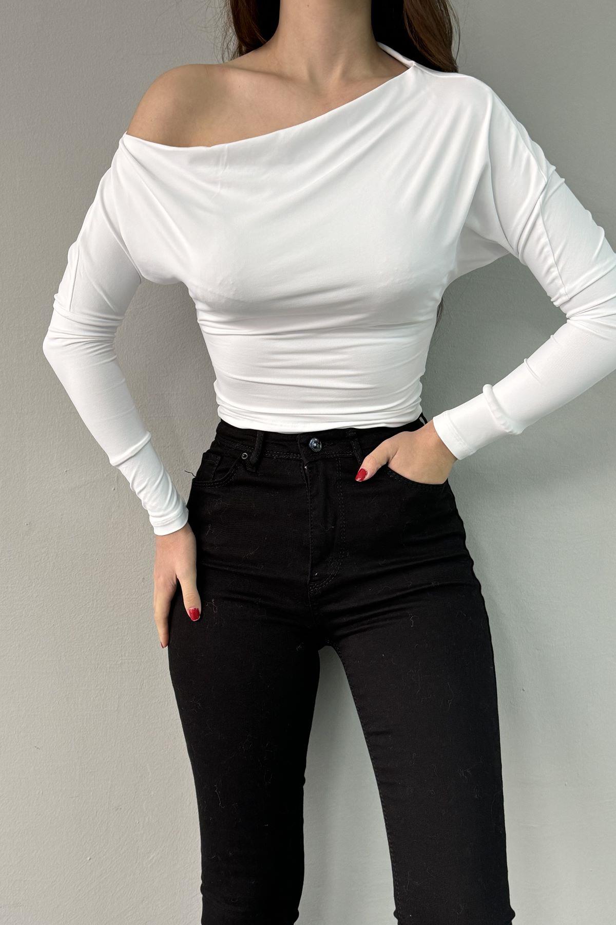 UZUN KOLLU ASİMETRİK TSHIRT