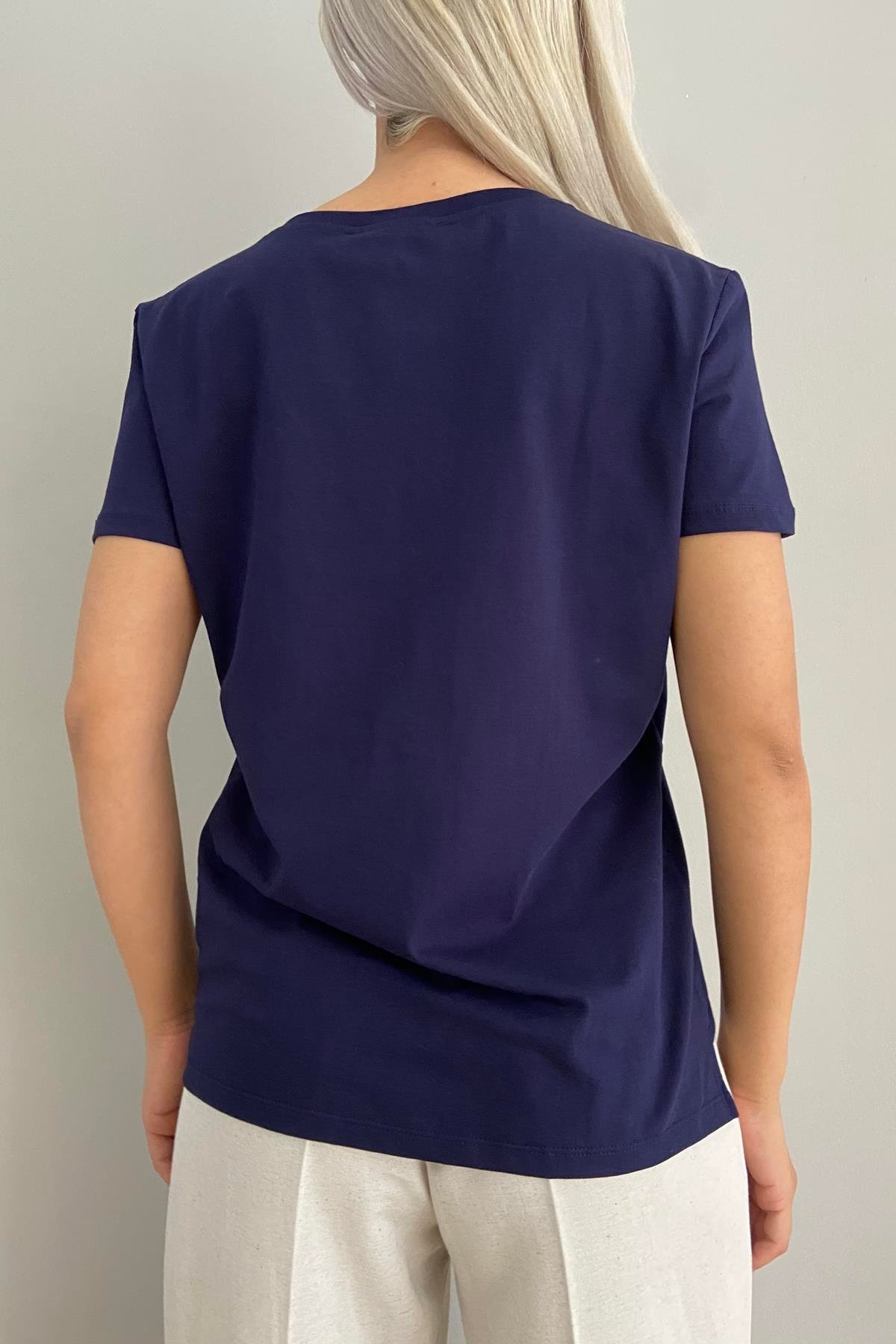 V YAKA BASIC TSHIRT