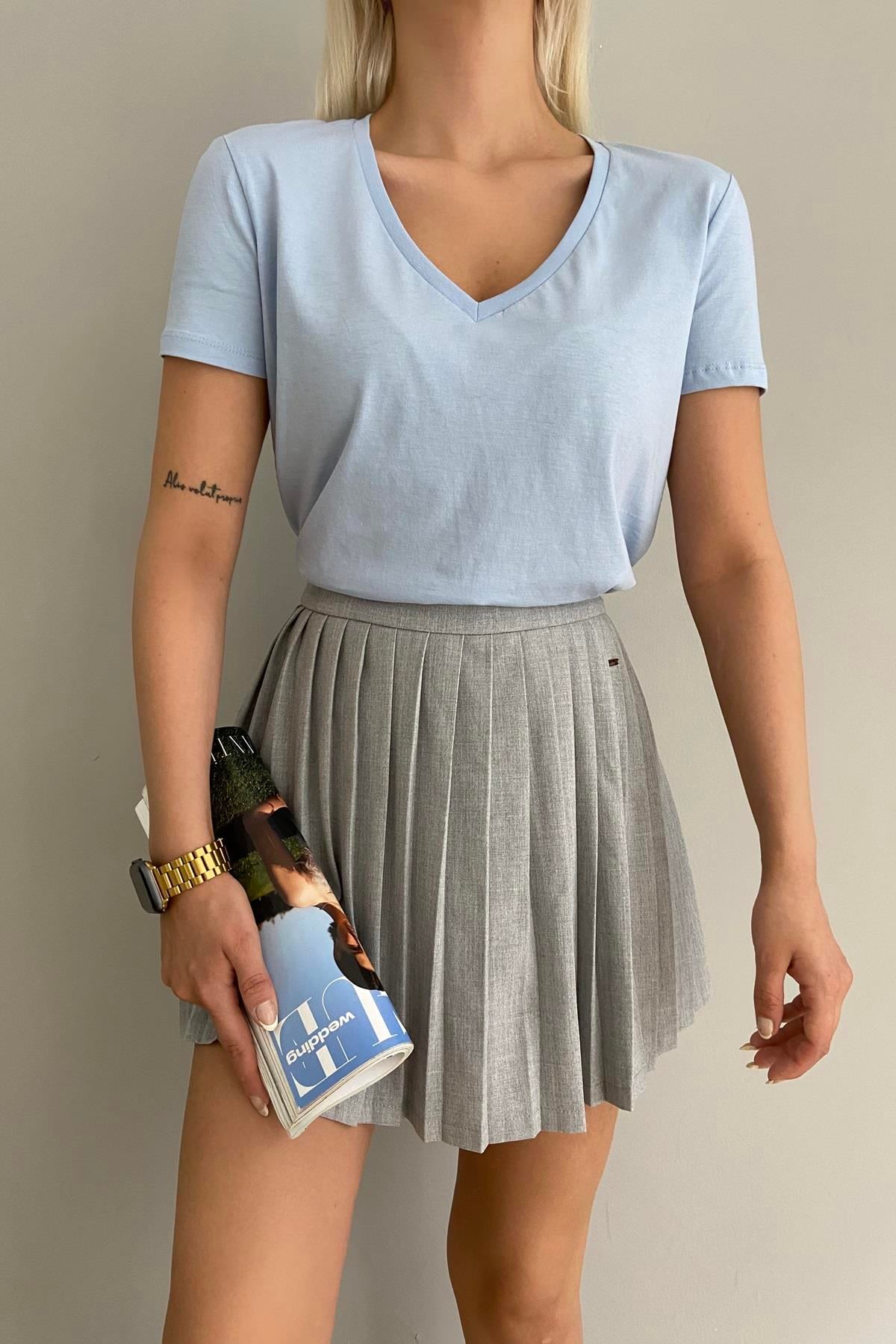 V YAKA BASIC TSHIRT