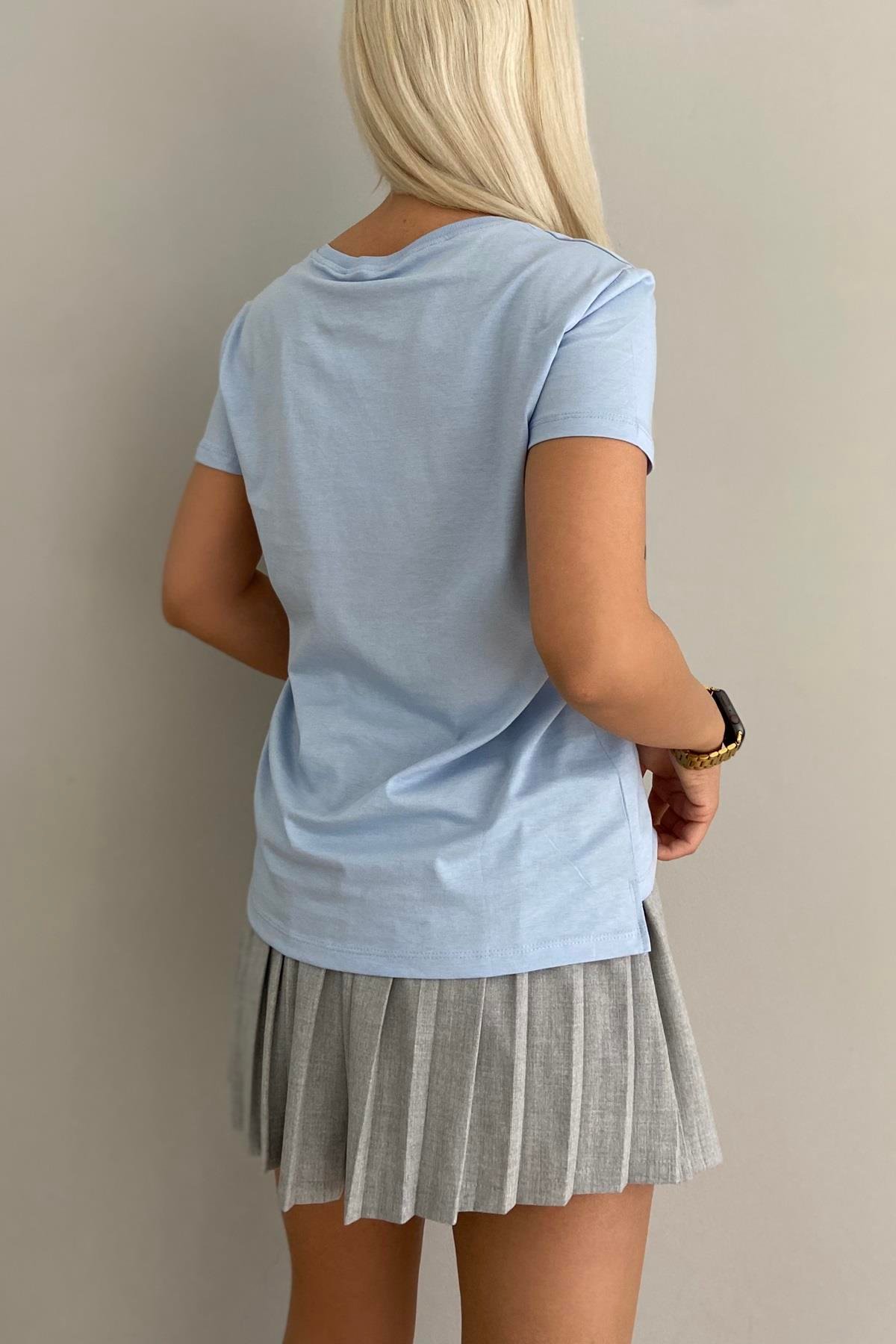 V YAKA BASIC TSHIRT