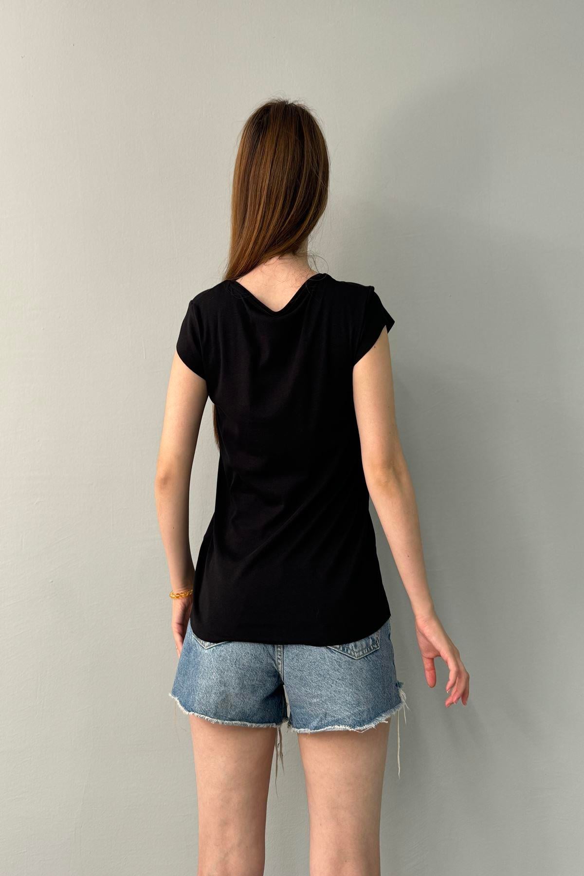 V YAKA TSHIRT