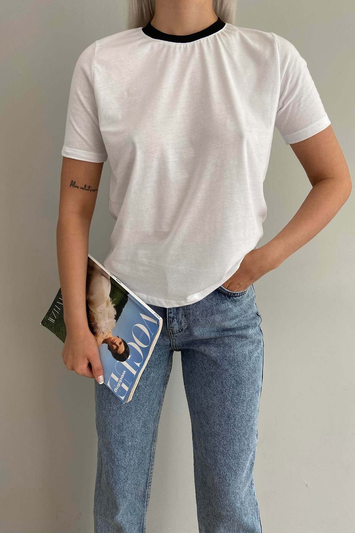 YAKA GARNİLİ TSHIRT