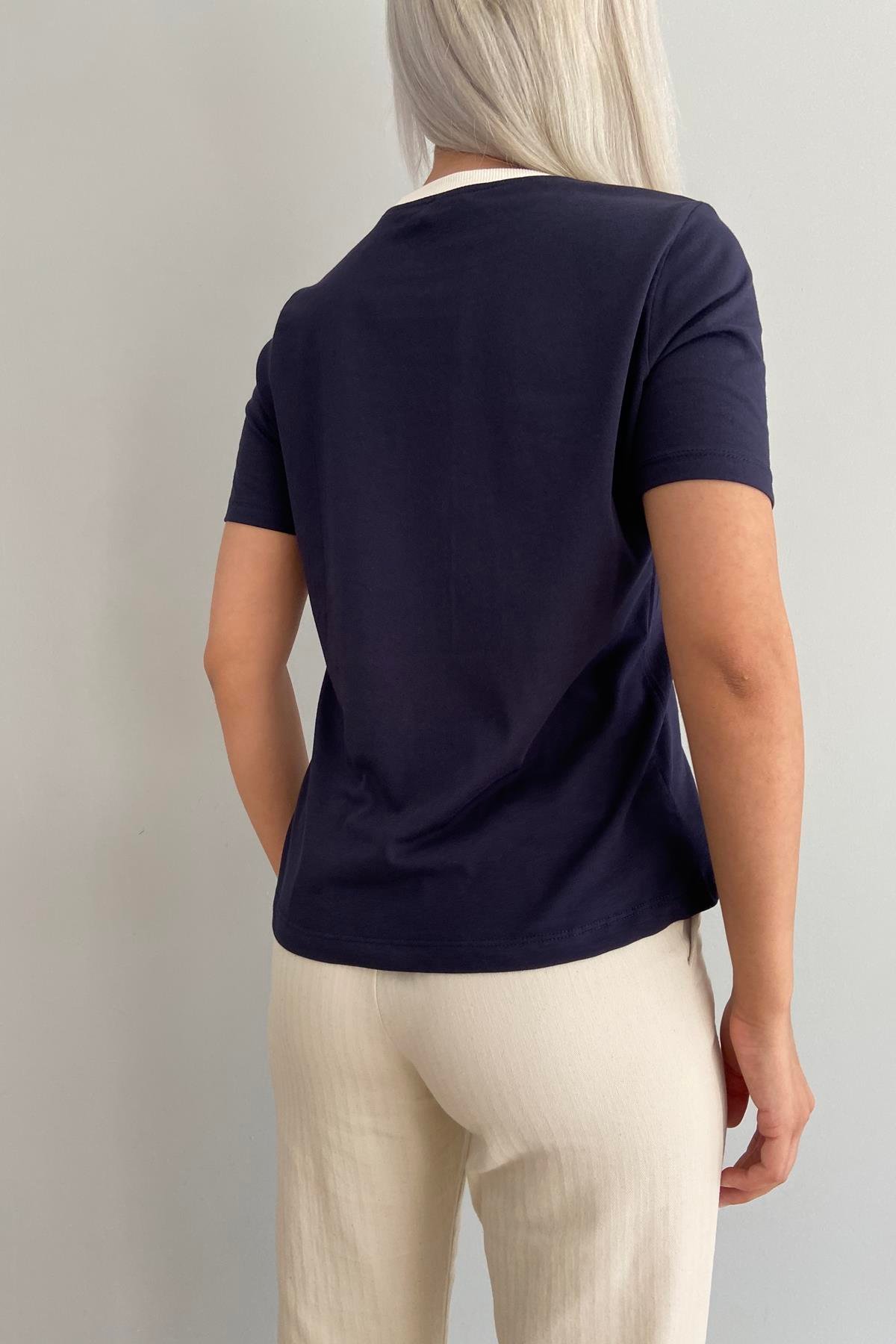 YAKA GARNİLİ TSHIRT
