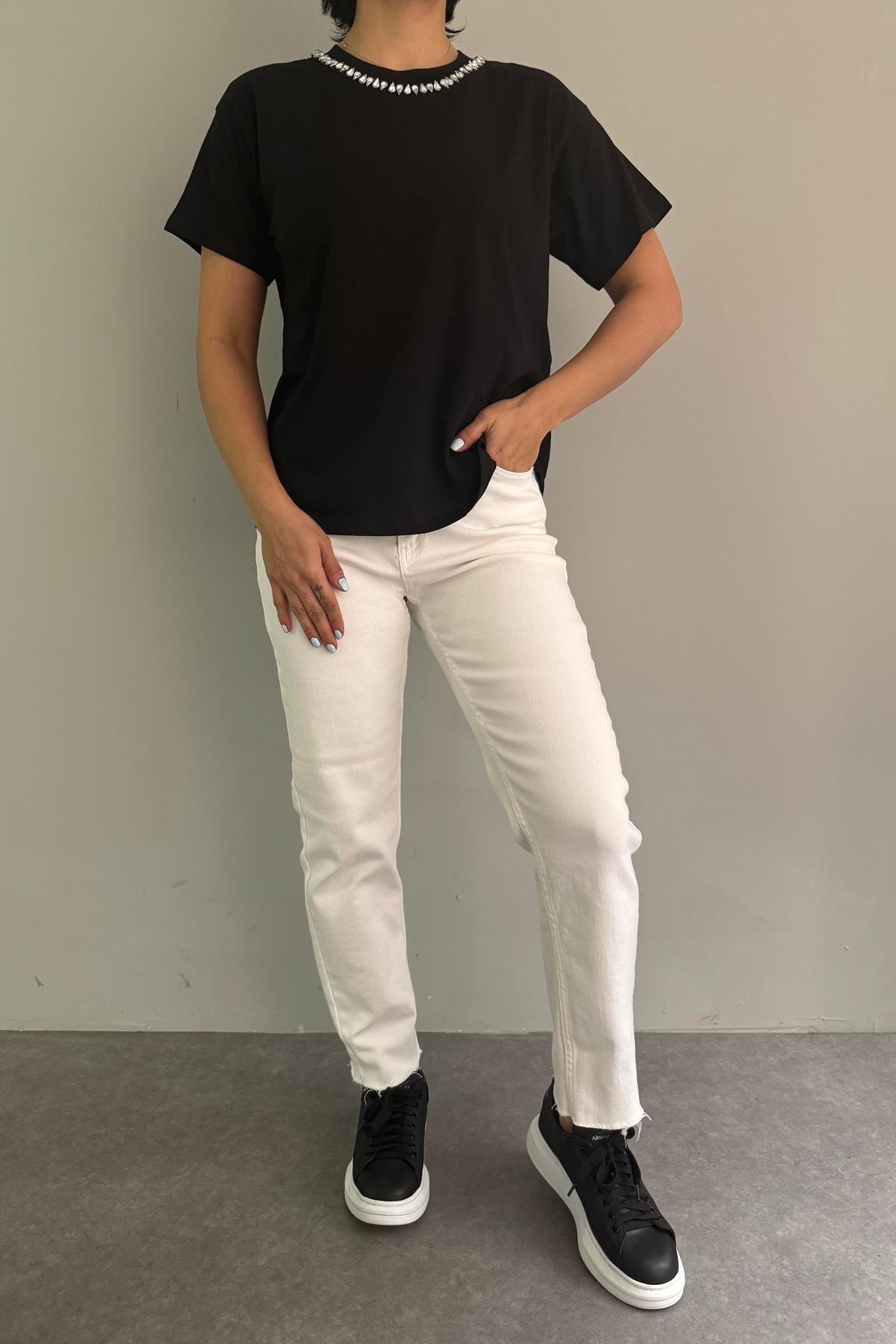 YAKASII TAŞLI TSHIRT