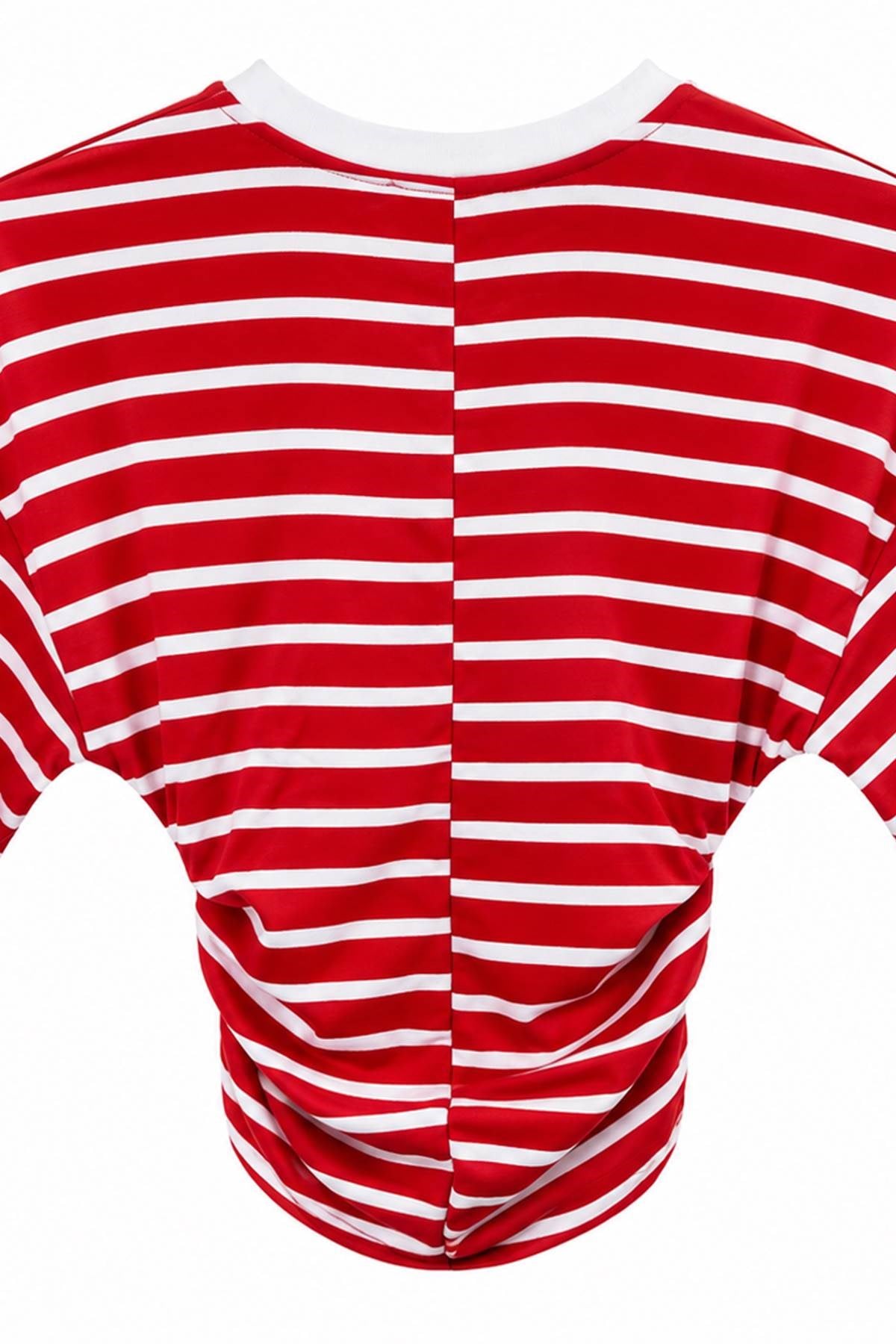 YAN BÜZGÜ DETAY ÇİZGİLİ TSHIRT
