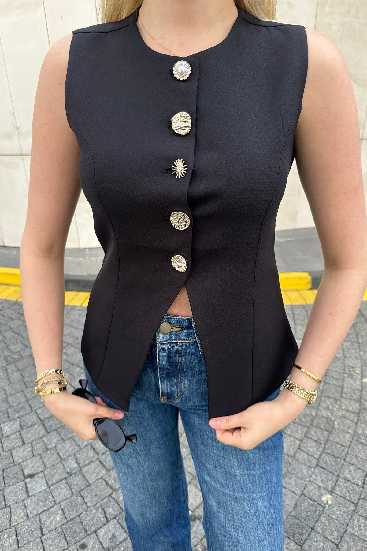 DÜĞMELİ ÖNÜ V KESİM YELEK