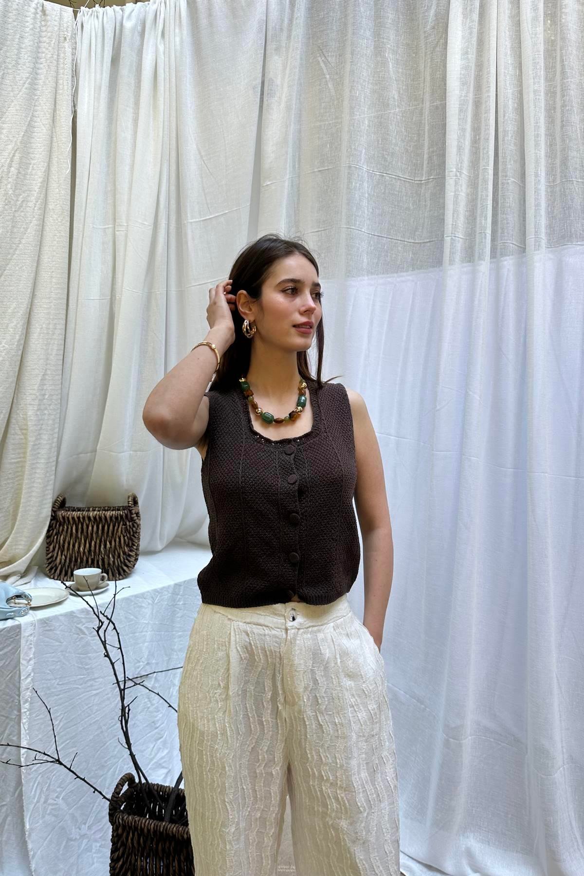 KARE YAKA TRIKO YELEK