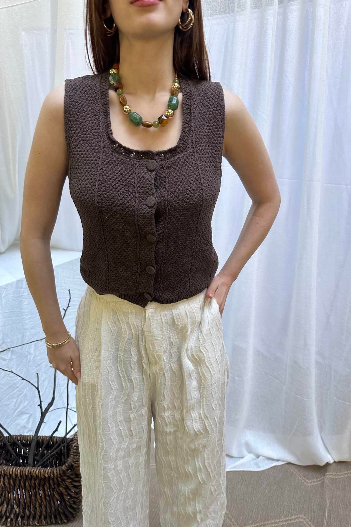 KARE YAKA TRIKO YELEK