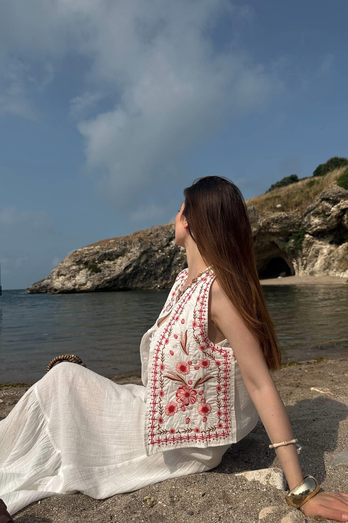 NAKIŞ DETAYLI YELEK