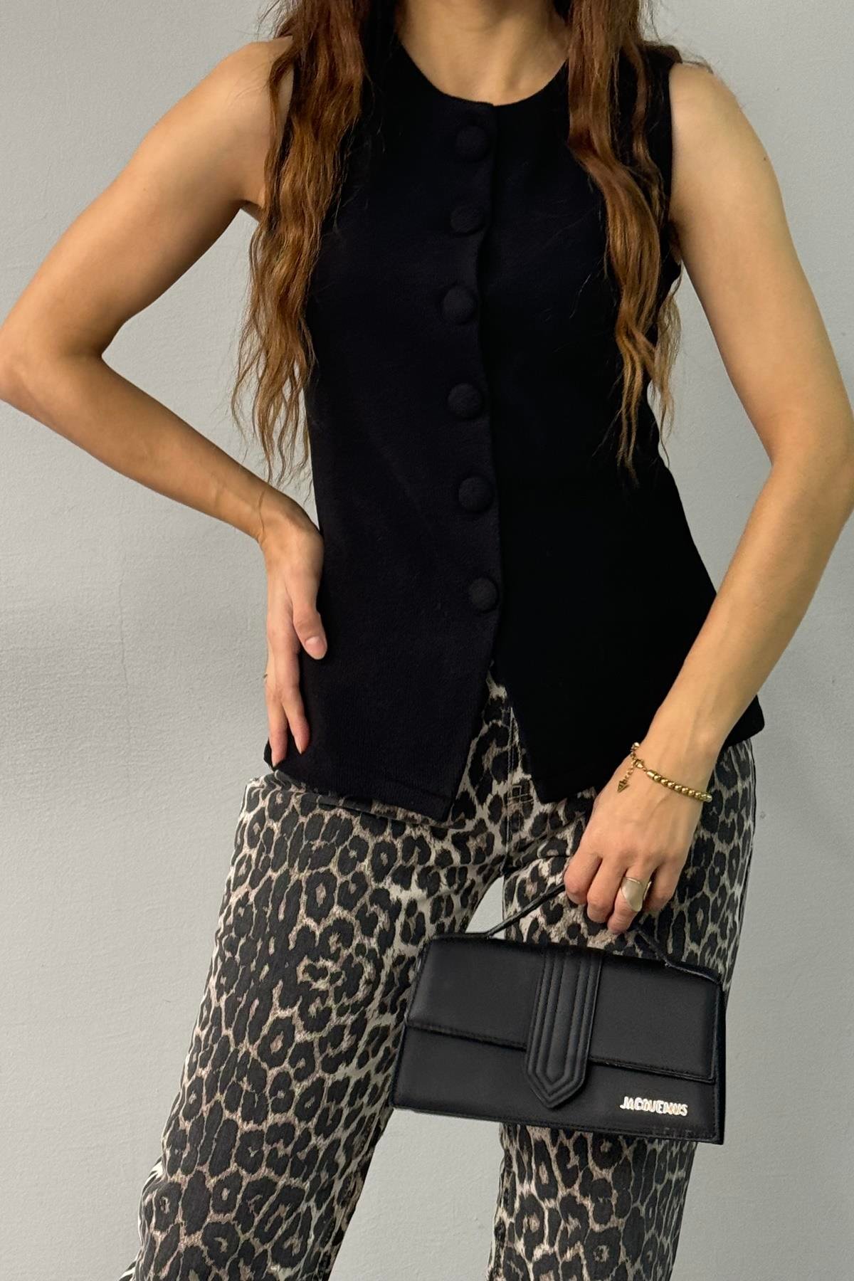 SELANİK DÜĞMELİ YELEK