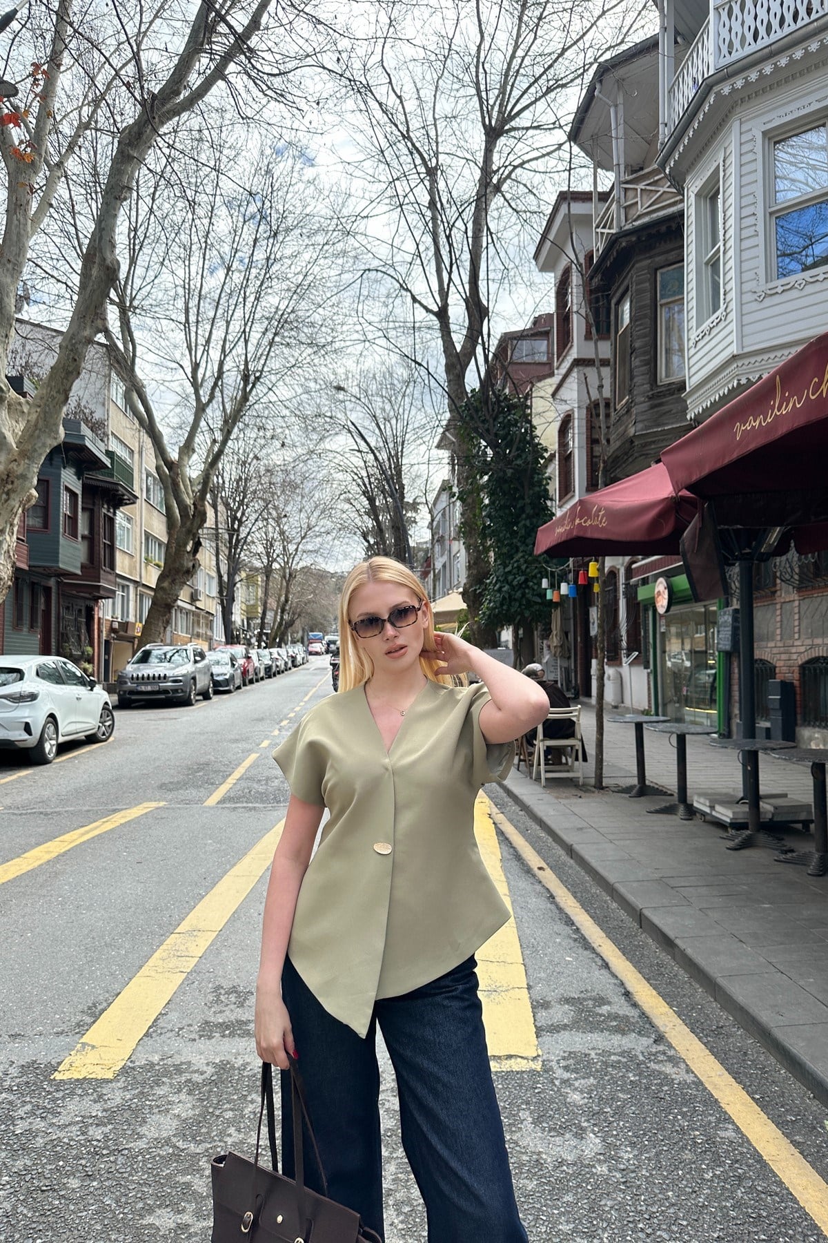 TEK DÜĞME DÜŞÜK KOL DETAYLI YELEK