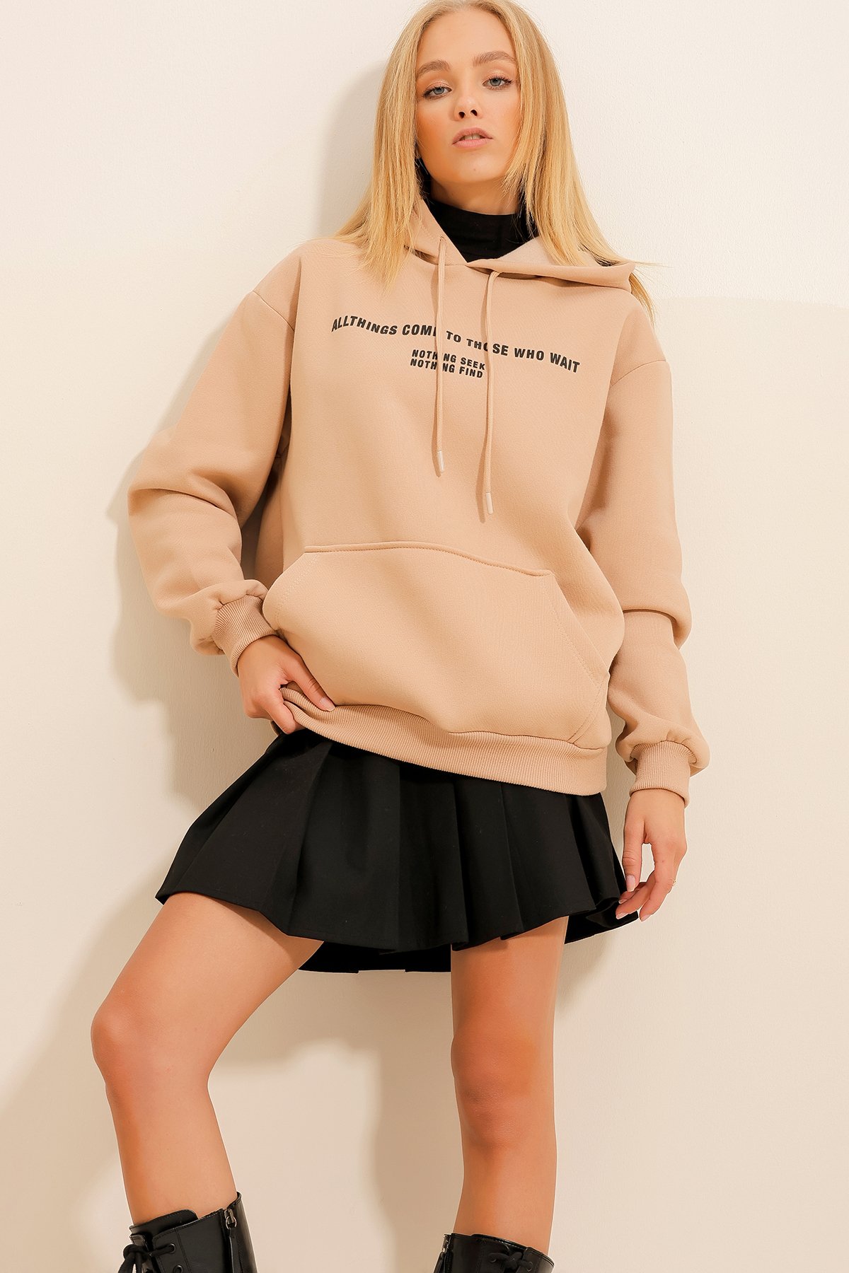 3 İplik Kapüşonlu İçi Şardonlu Ön Arka Baskılı Sweatshirt - Bej
