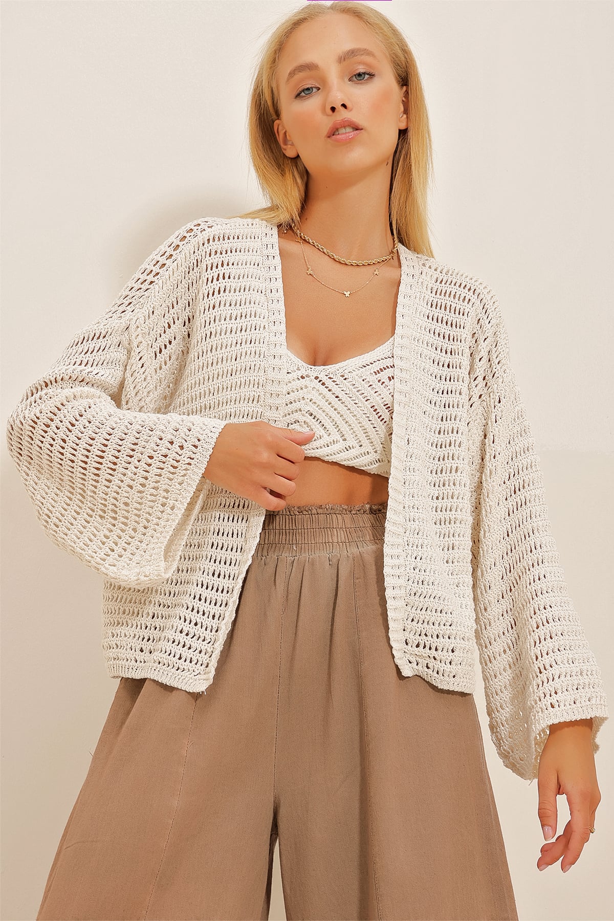 Ajurlu Hırka - Krem