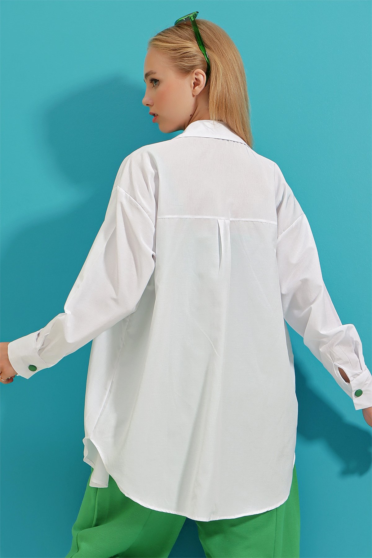 Armalı Çıtçıt Kapamalı Oversize Poplin Dokuma Gömlek - Beyaz