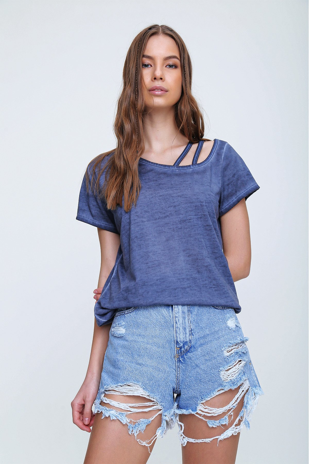 Askı Detaylı Yıkamalı T-Shirt - İndigo