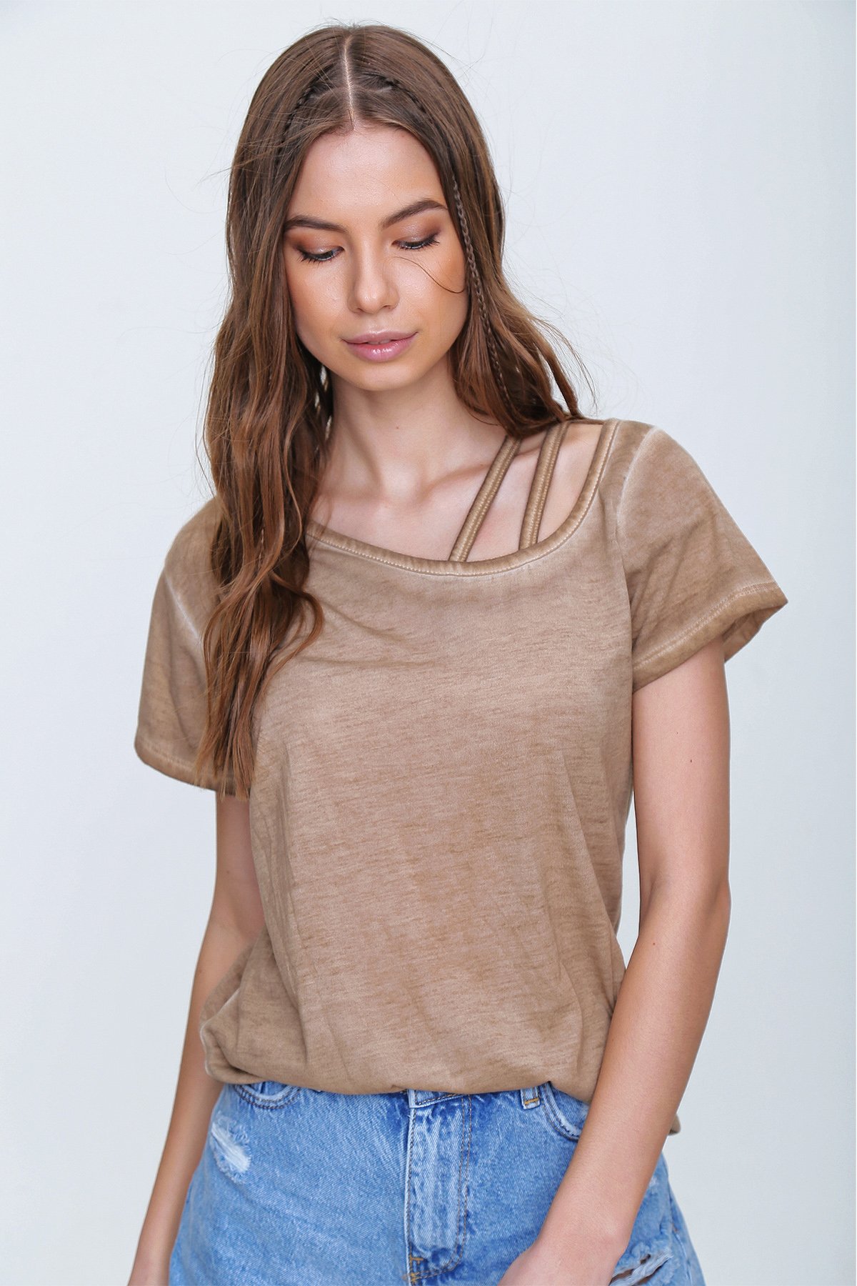 Askı Detaylı Yıkamalı T-Shirt - Koyu Bej