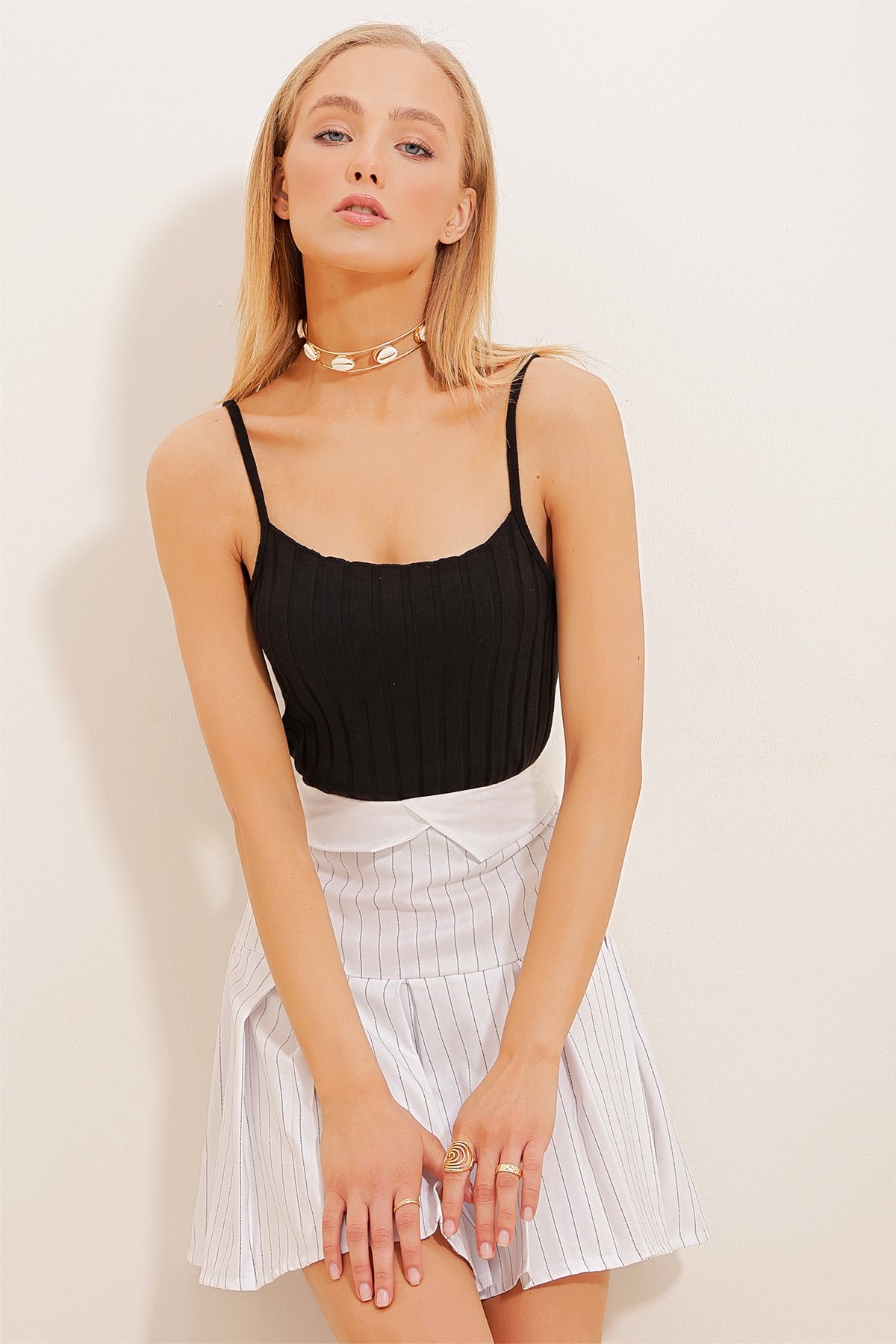 Askılı Crop Fitilli Örme Bluz - Siyah