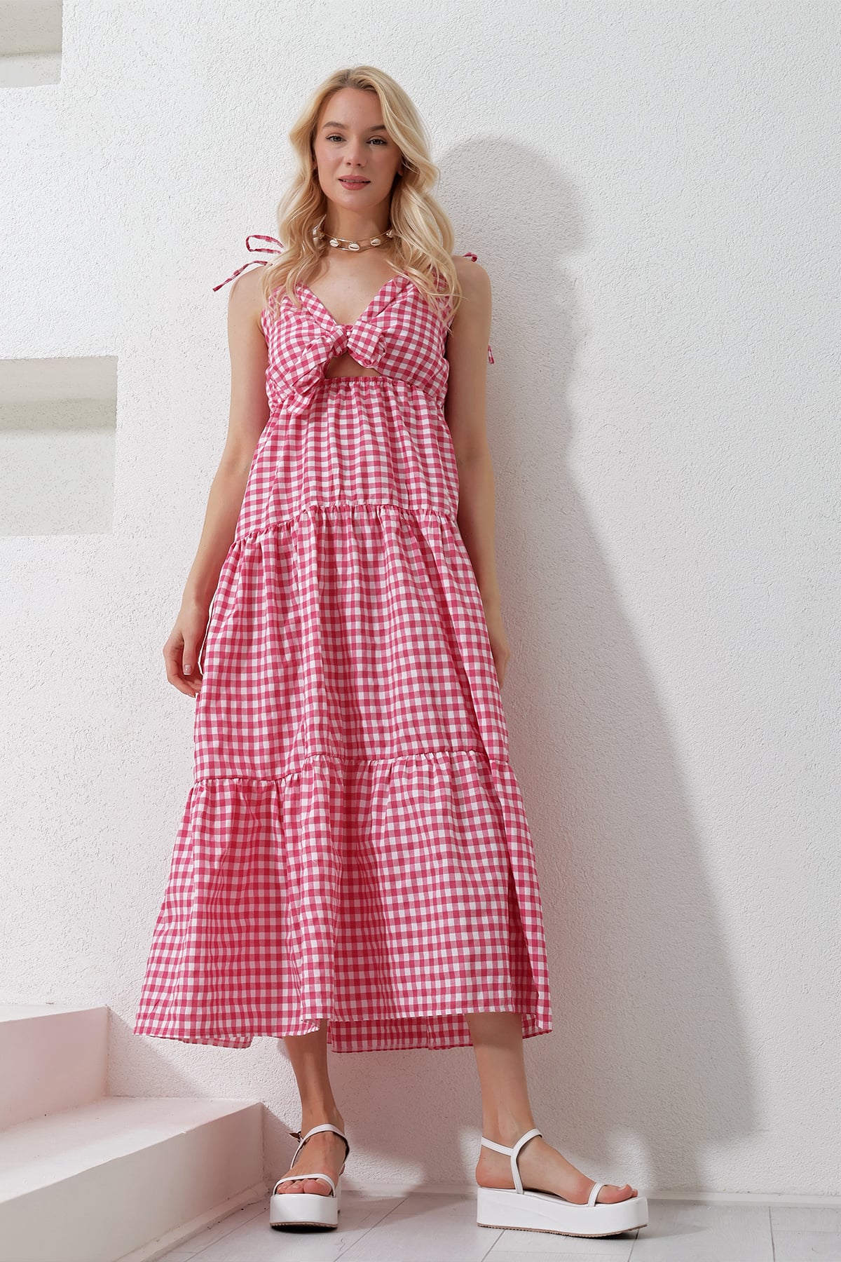 Askılı Kat Kat Volanlı Önü Bağcıklı Maxi Boy Poplin Dokuma Elbise - Fuşya